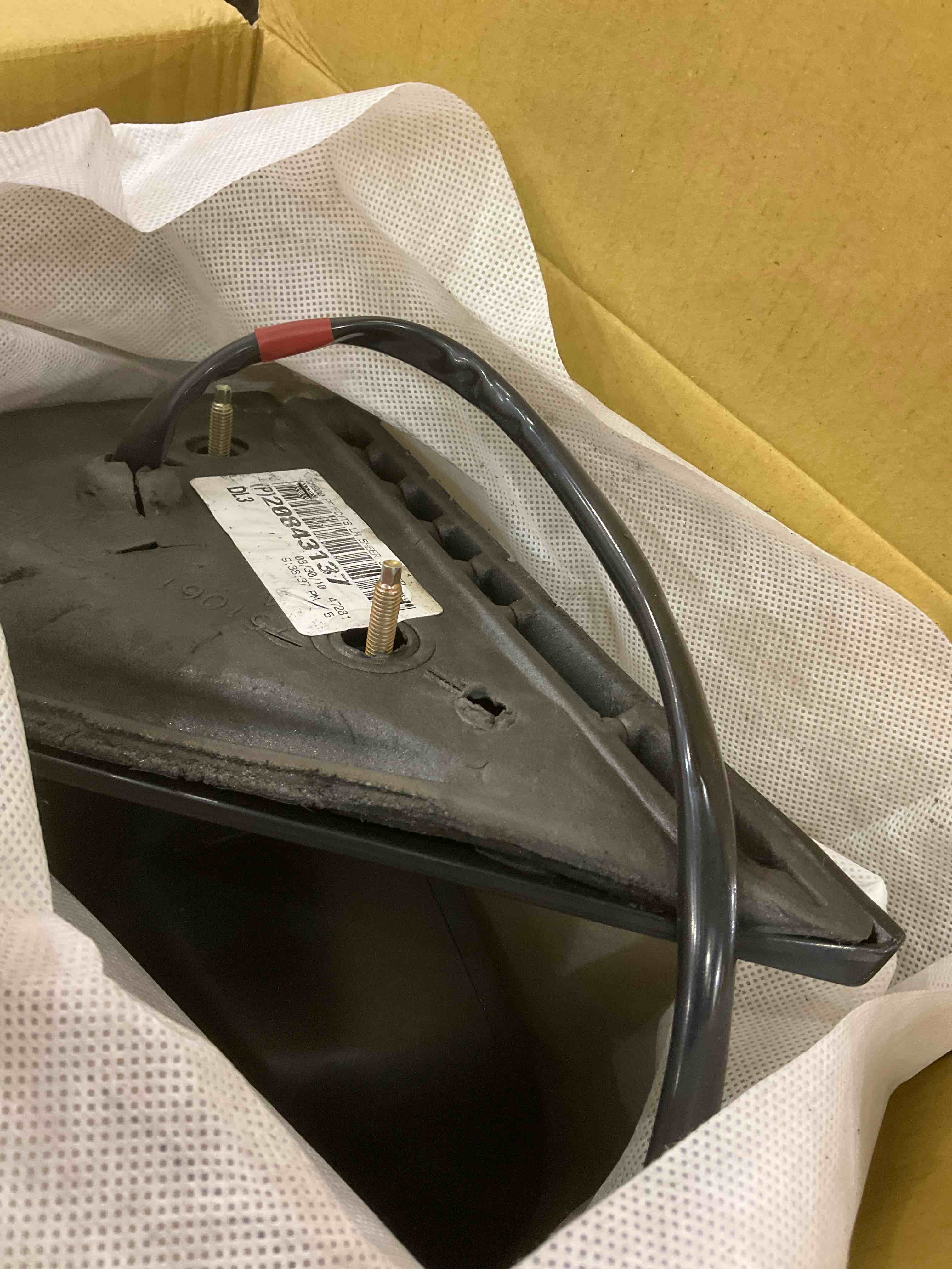https://s3.amazonaws.com/lotting-images-prod/BargainHunt/EXS01325967_1712601089662.jpeg