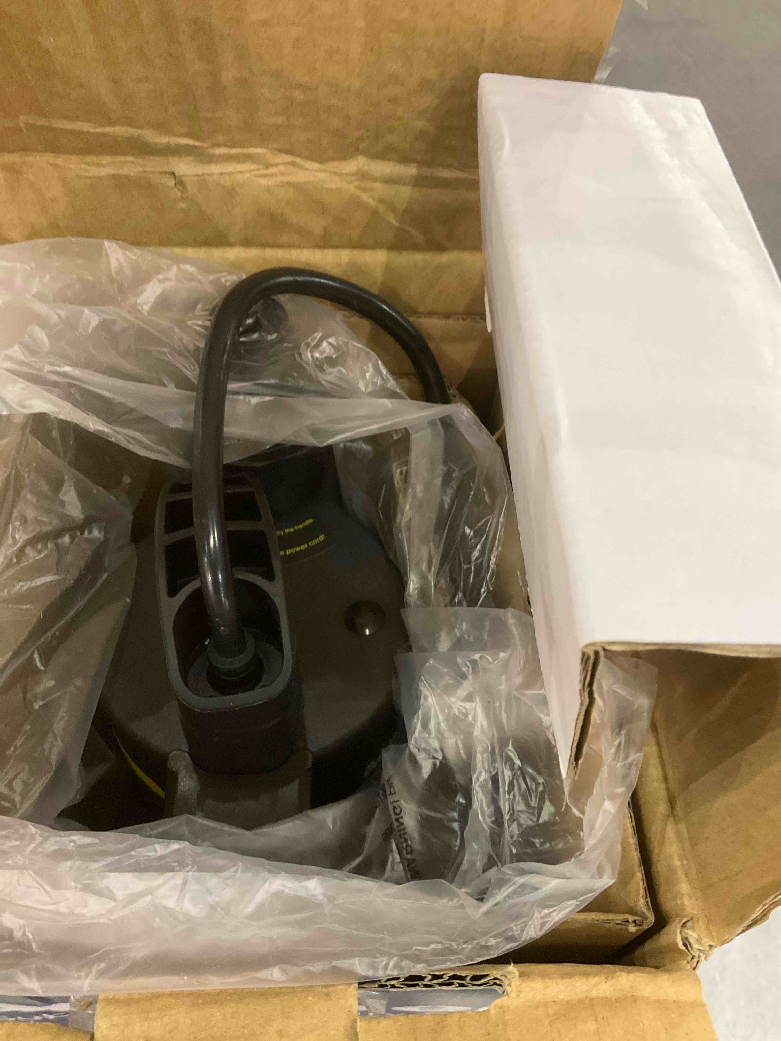 https://s3.amazonaws.com/lotting-images-prod/BargainHunt/EXS01325982_1712603021289.jpeg