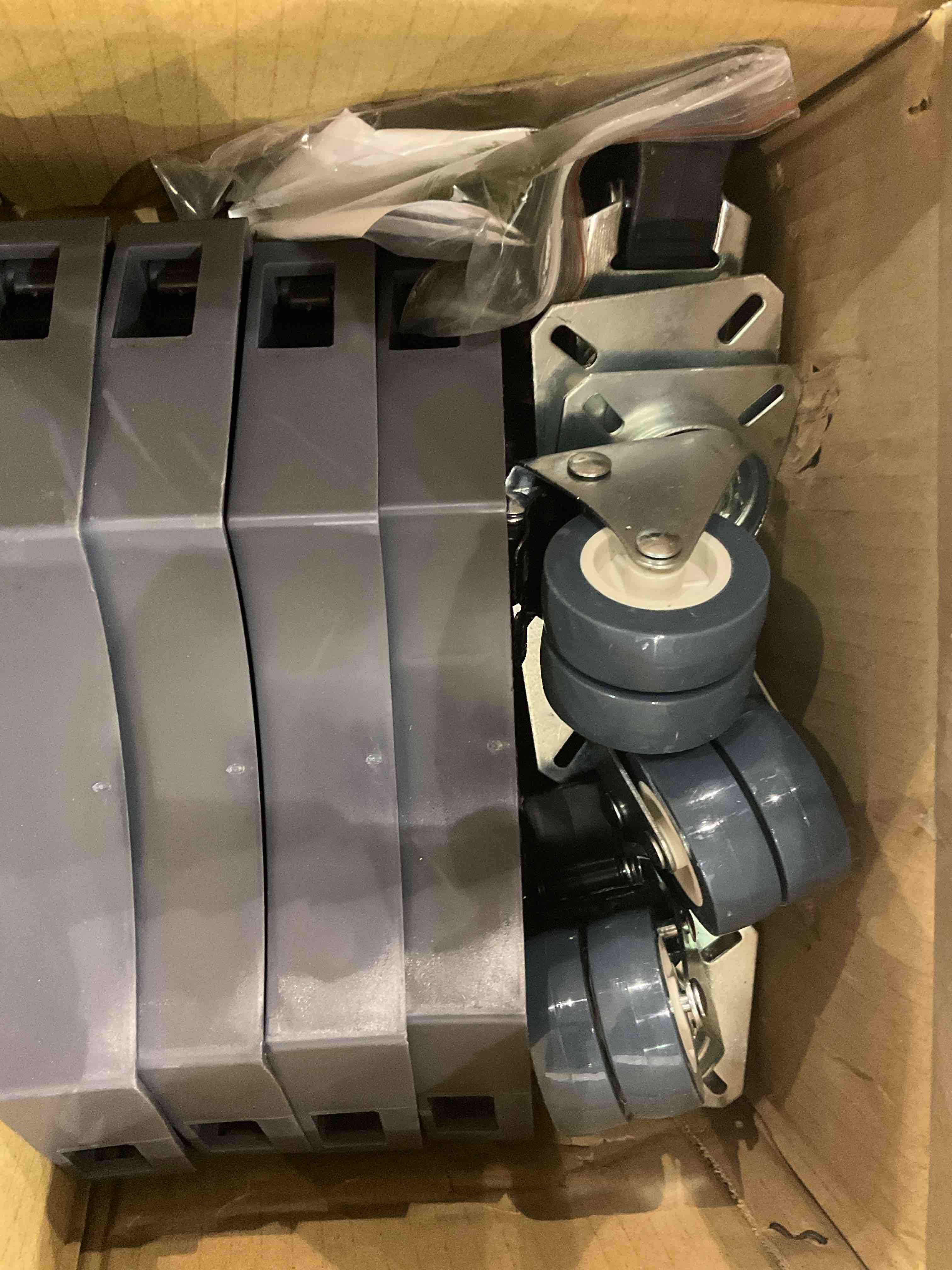 https://s3.amazonaws.com/lotting-images-prod/BargainHunt/EXS01326008_1711713977414.jpeg