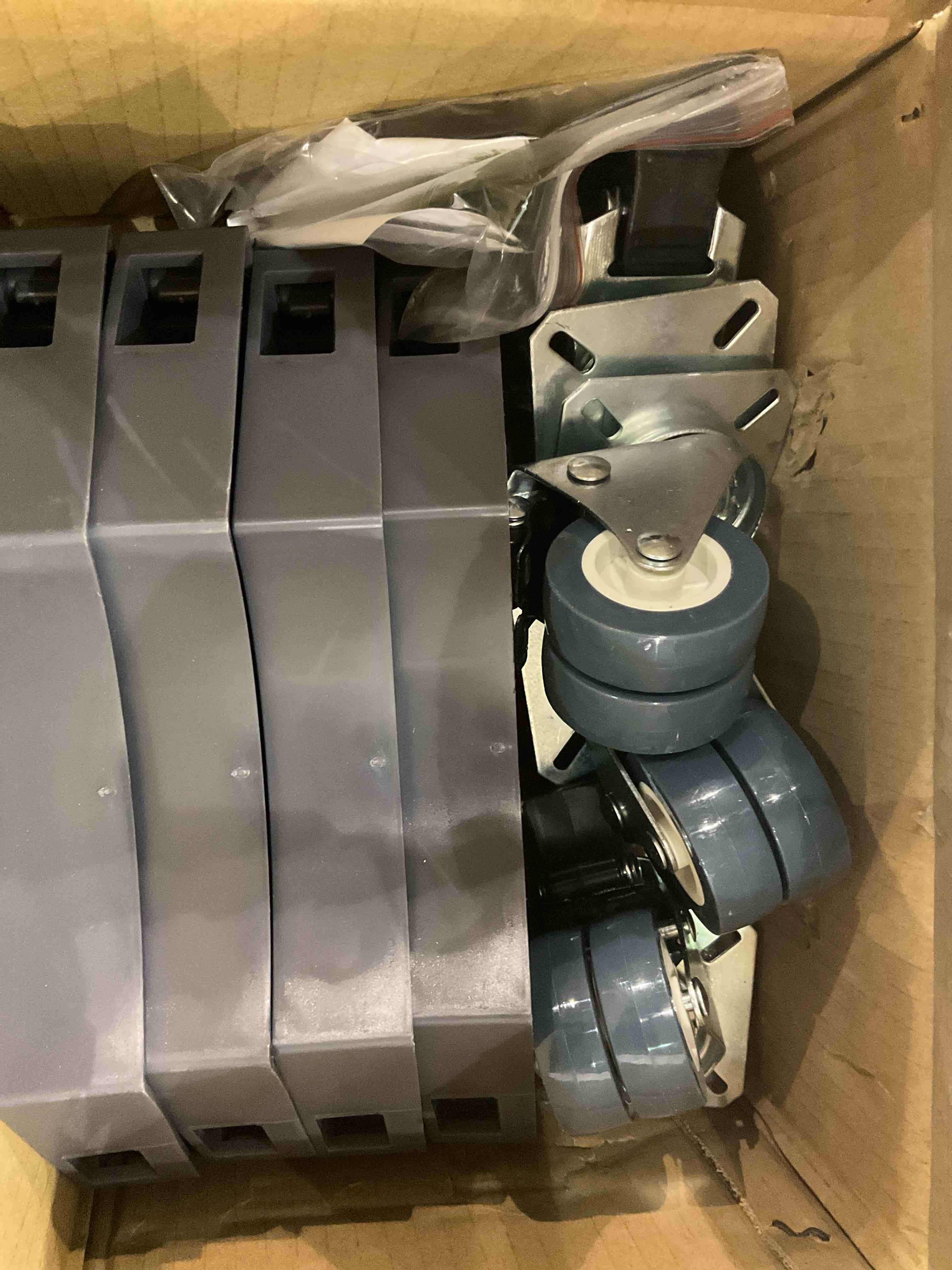 https://s3.amazonaws.com/lotting-images-prod/BargainHunt/EXS01326008_1711713978375.jpeg