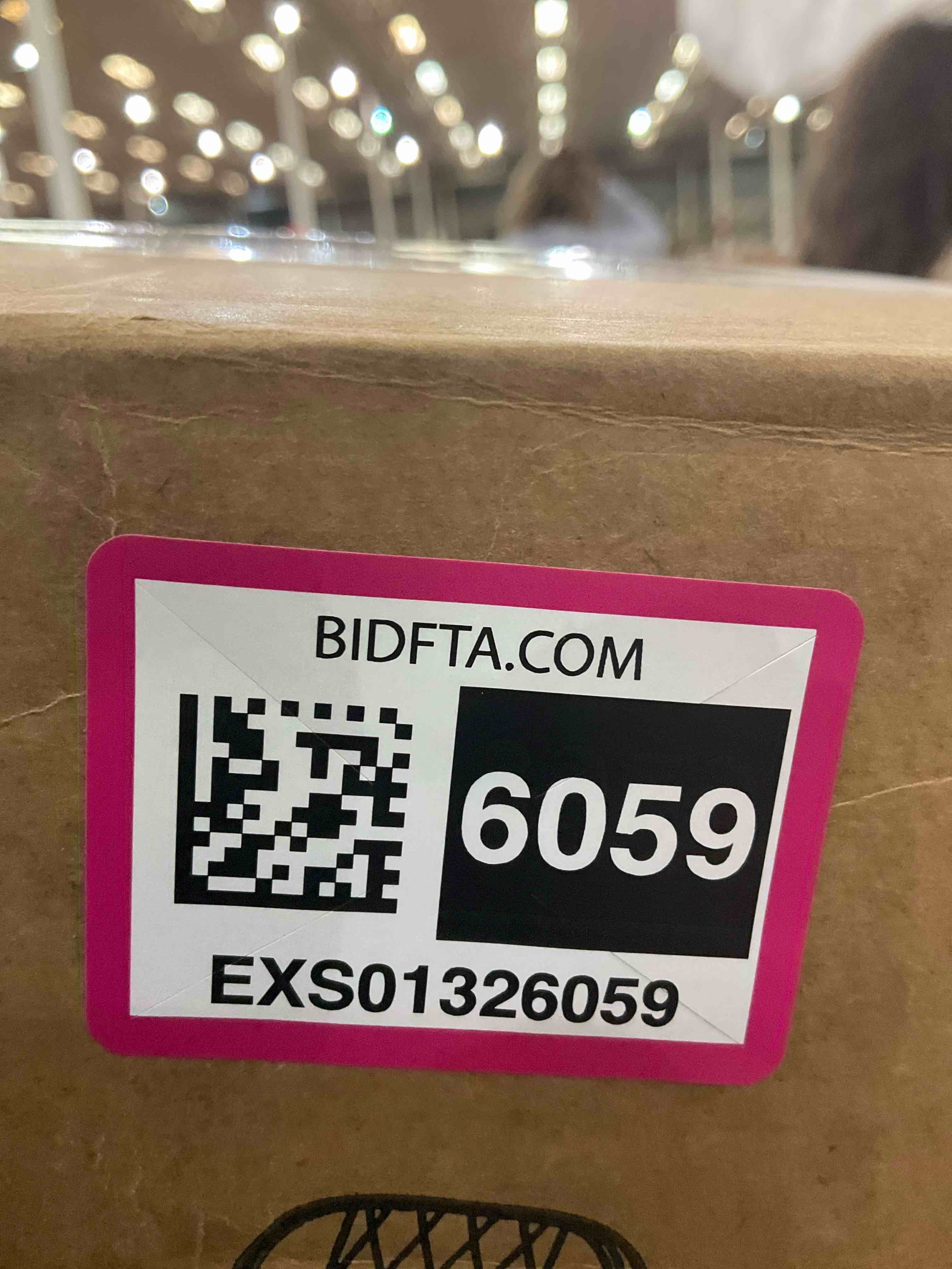 https://s3.amazonaws.com/lotting-images-prod/BargainHunt/EXS01326059_1711734528060.jpeg