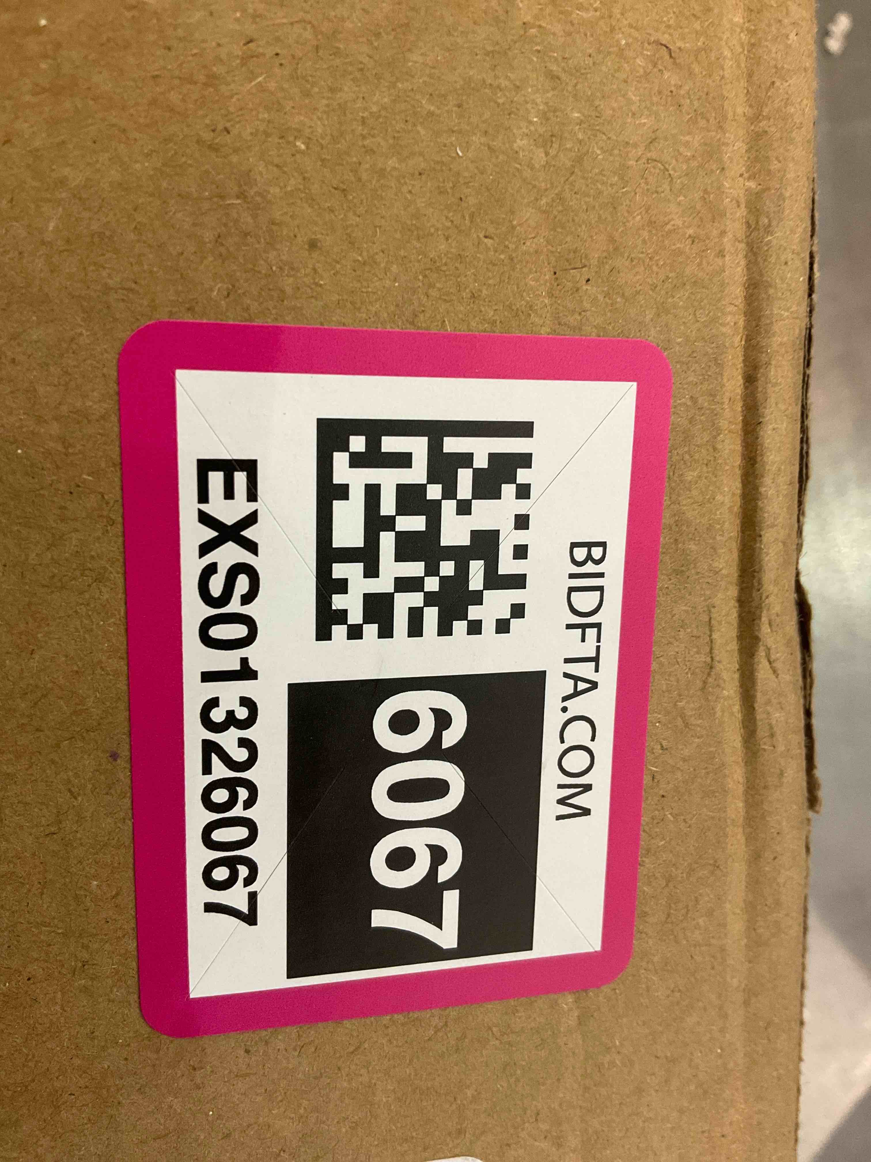 https://s3.amazonaws.com/lotting-images-prod/BargainHunt/EXS01326067_1711739173450.jpeg