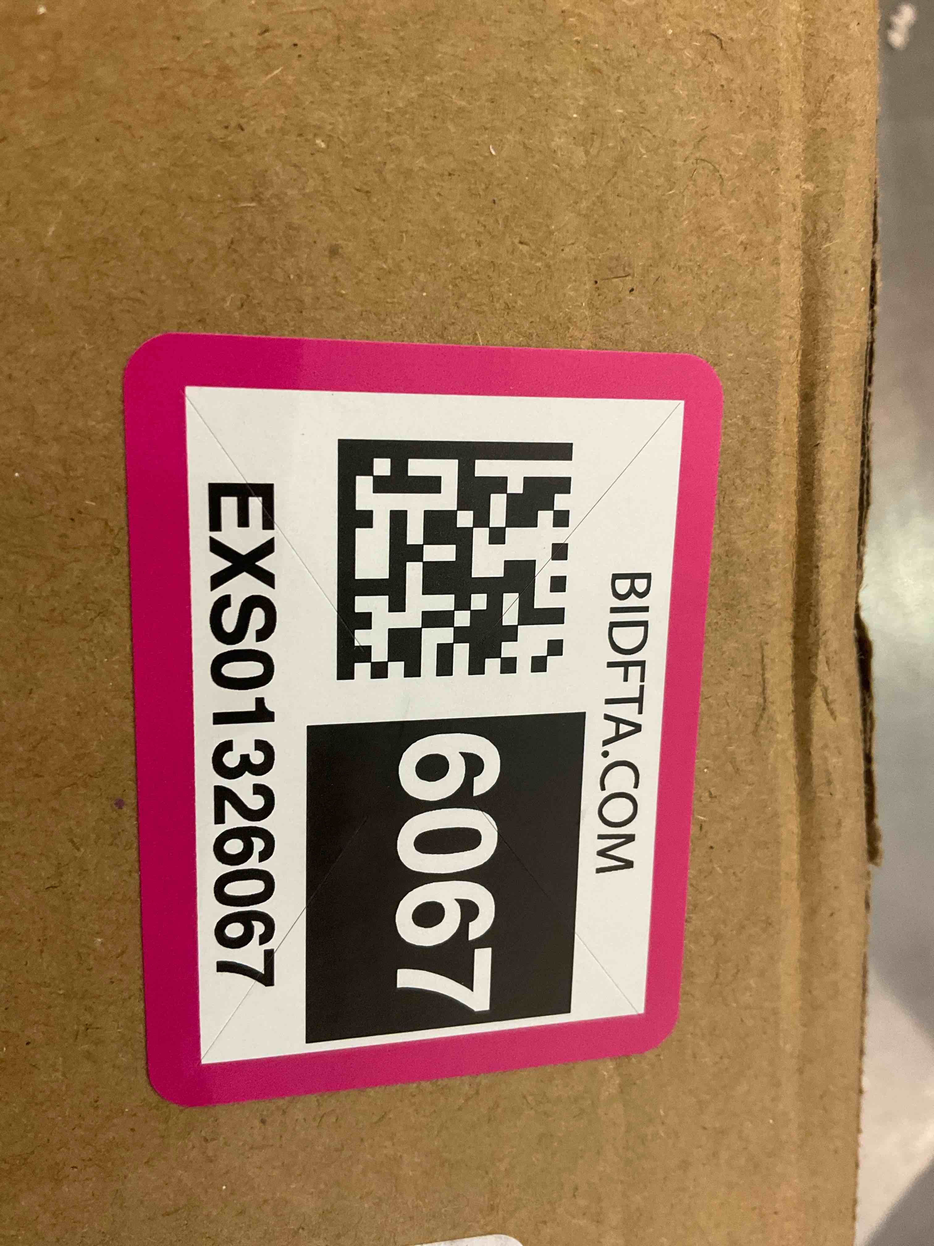 https://s3.amazonaws.com/lotting-images-prod/BargainHunt/EXS01326067_1711739174337.jpeg