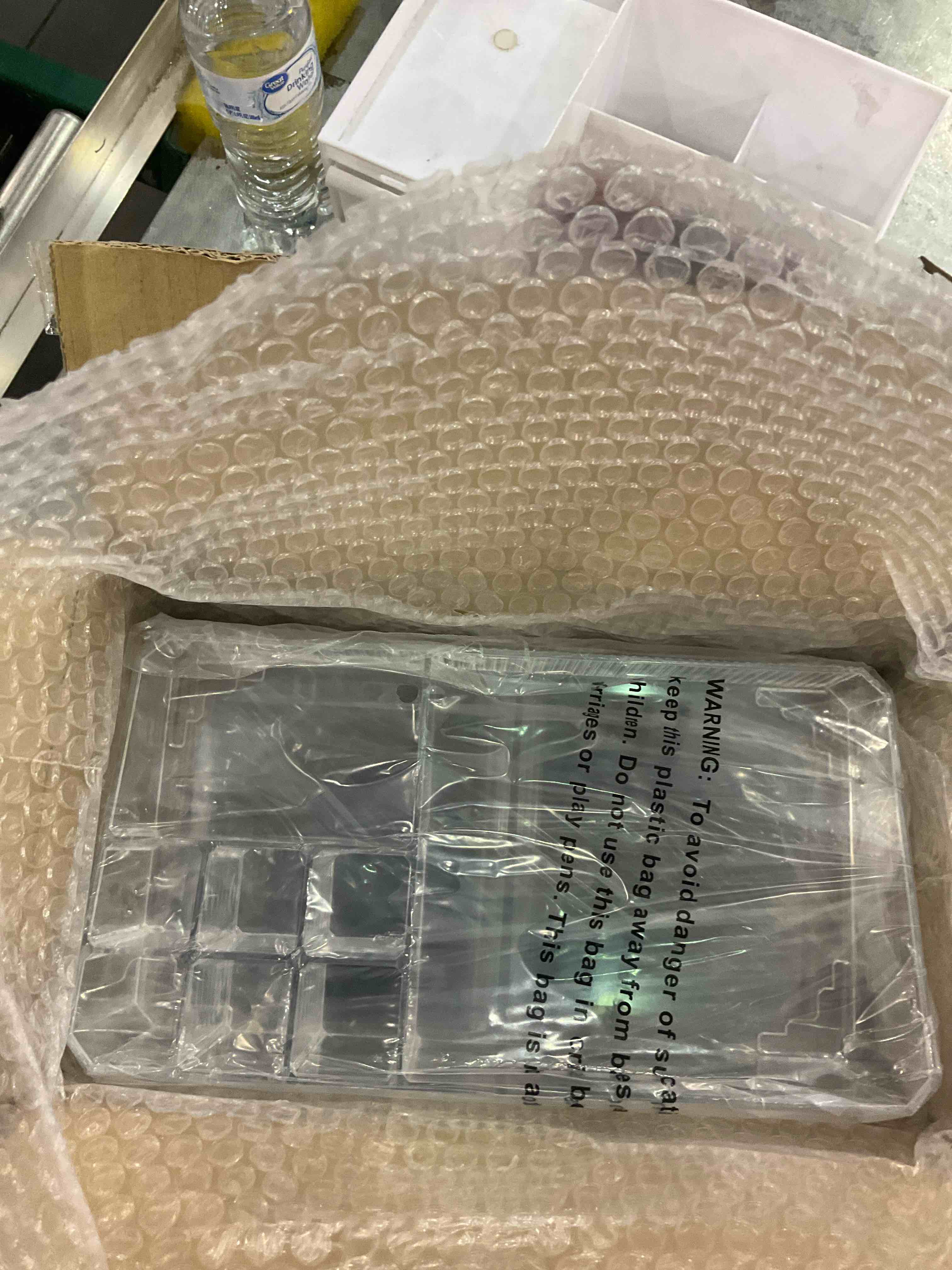 https://s3.amazonaws.com/lotting-images-prod/BargainHunt/EXS01326086_1712060745479.jpeg