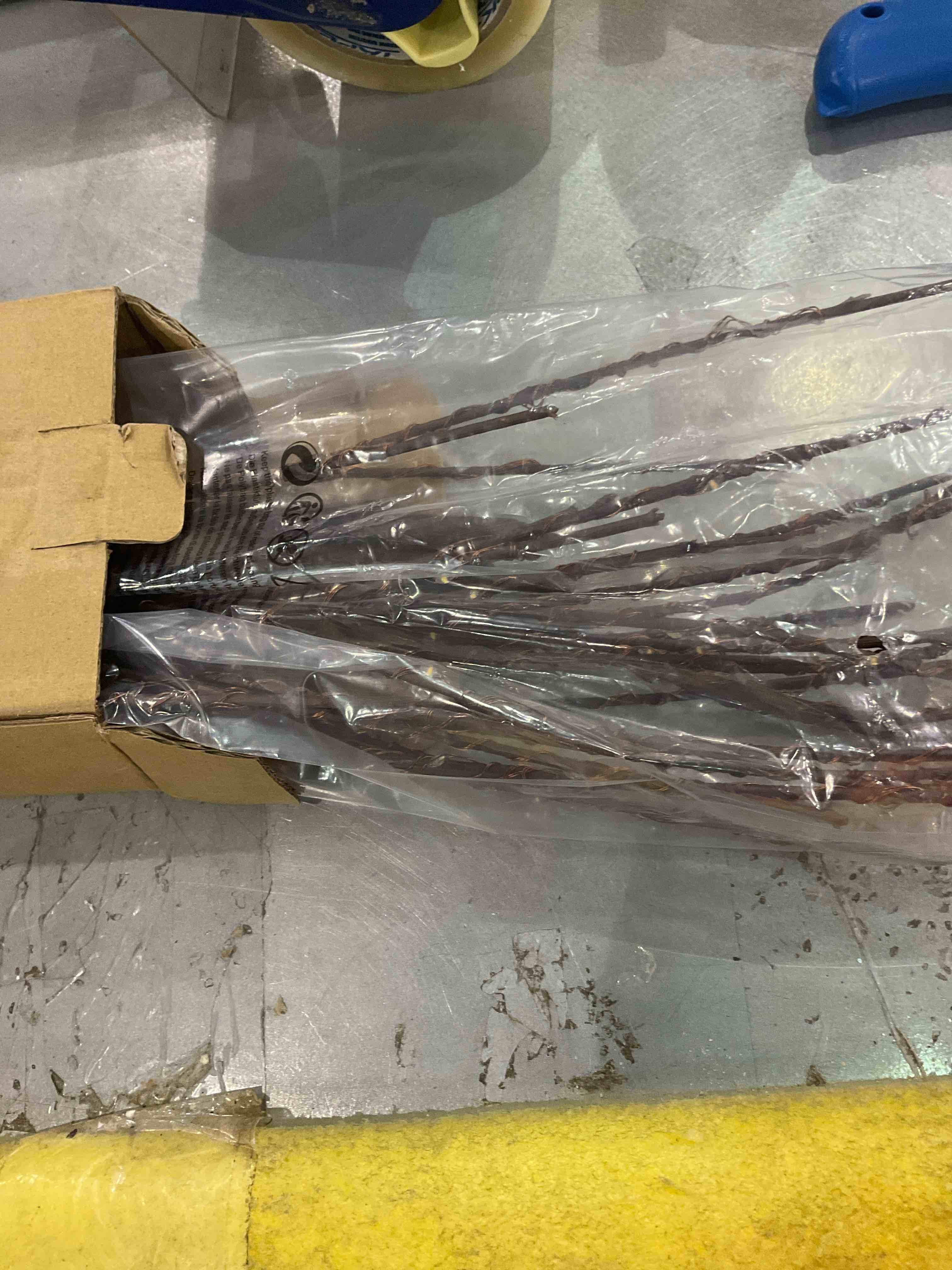 https://s3.amazonaws.com/lotting-images-prod/BargainHunt/EXS01326099_1712064969555.jpeg