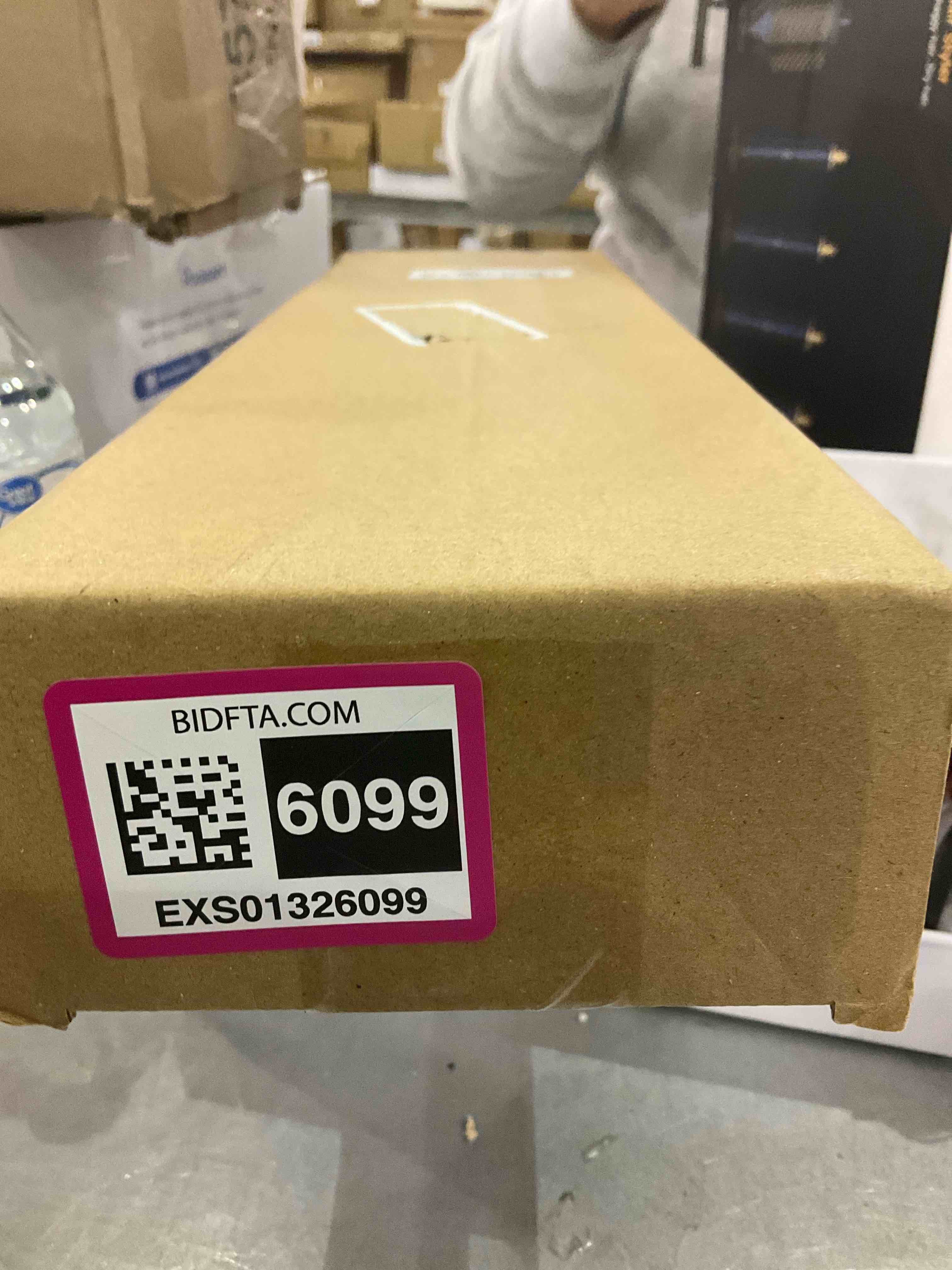 https://s3.amazonaws.com/lotting-images-prod/BargainHunt/EXS01326099_1712065057851.jpeg