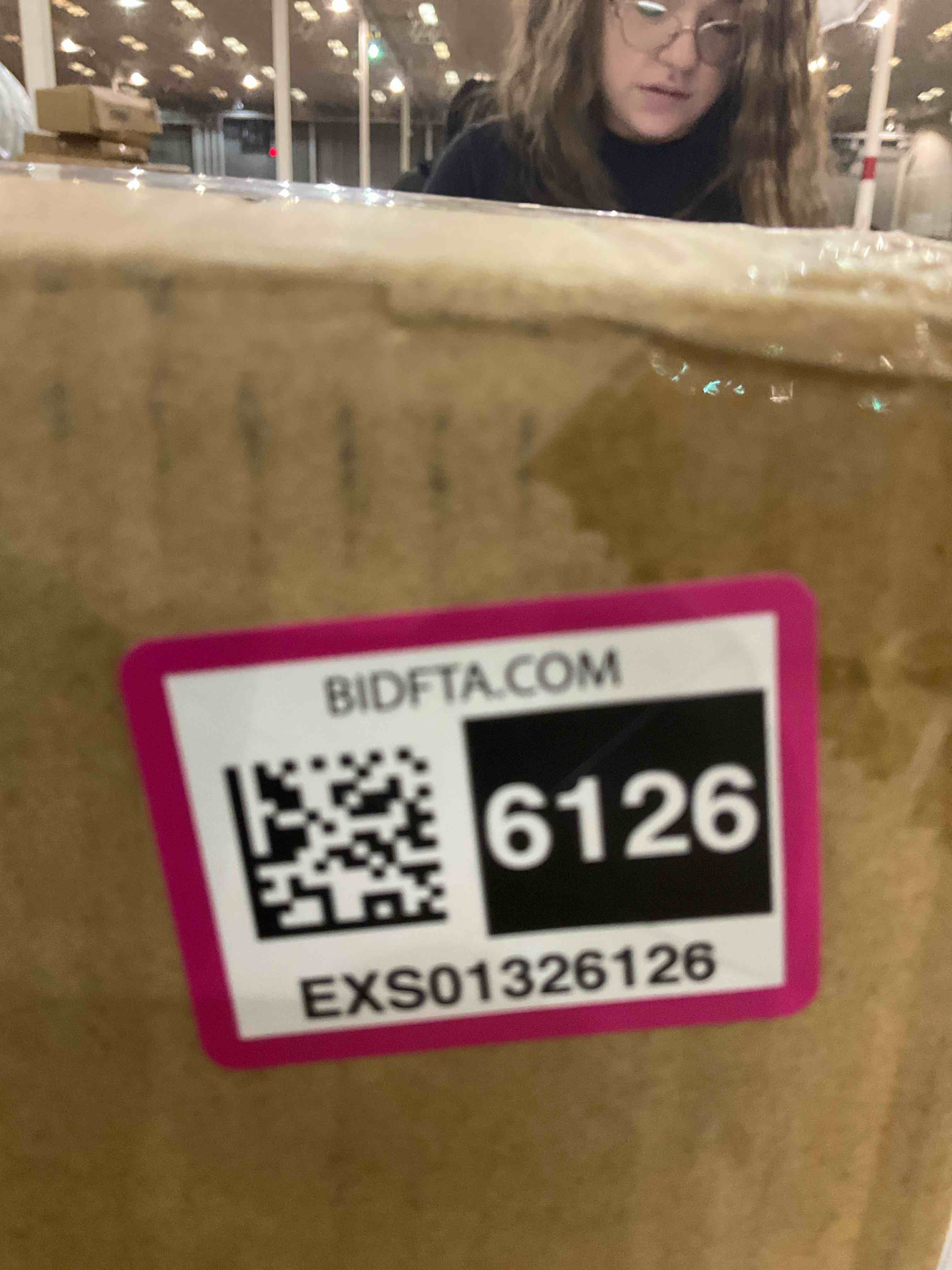 https://s3.amazonaws.com/lotting-images-prod/BargainHunt/EXS01326126_1712070811174.jpeg