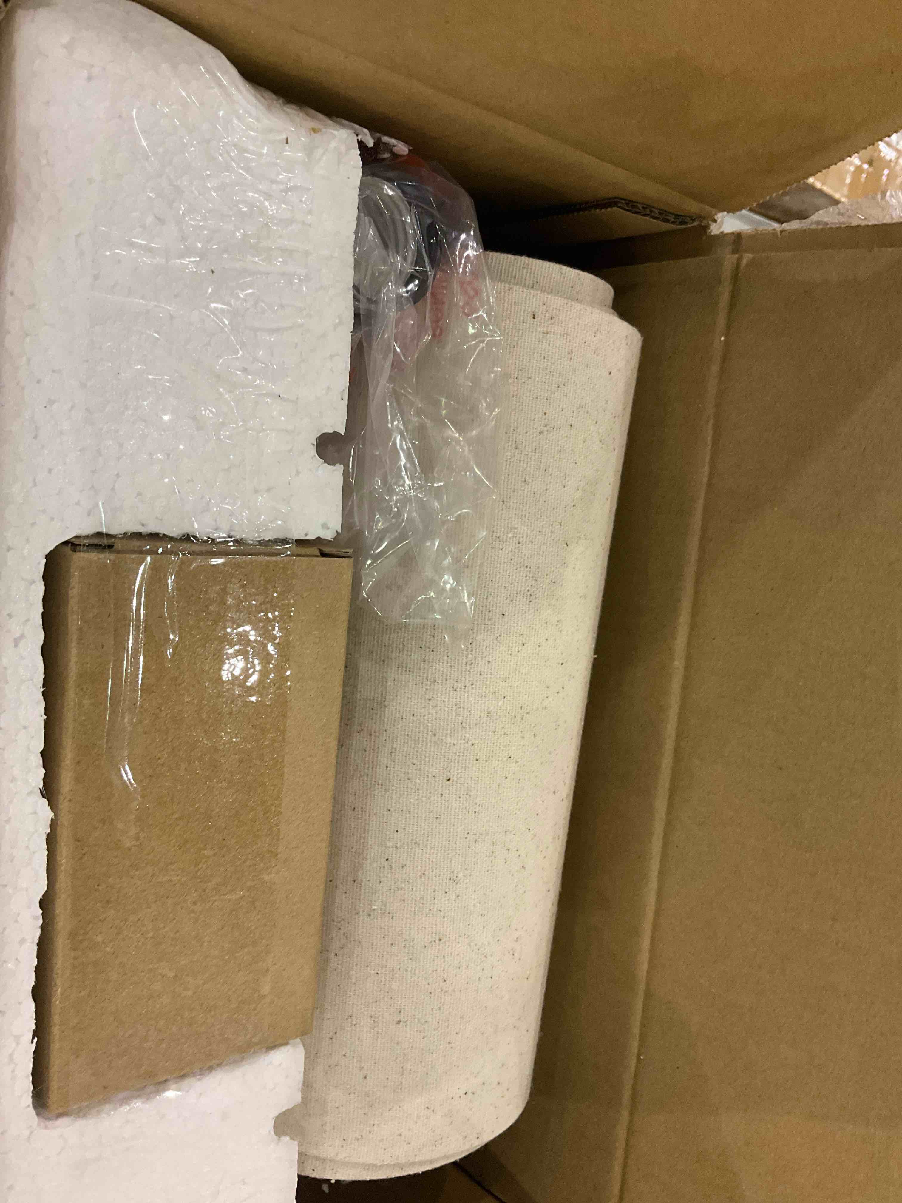 https://s3.amazonaws.com/lotting-images-prod/BargainHunt/EXS01326153_1712145129745.jpeg
