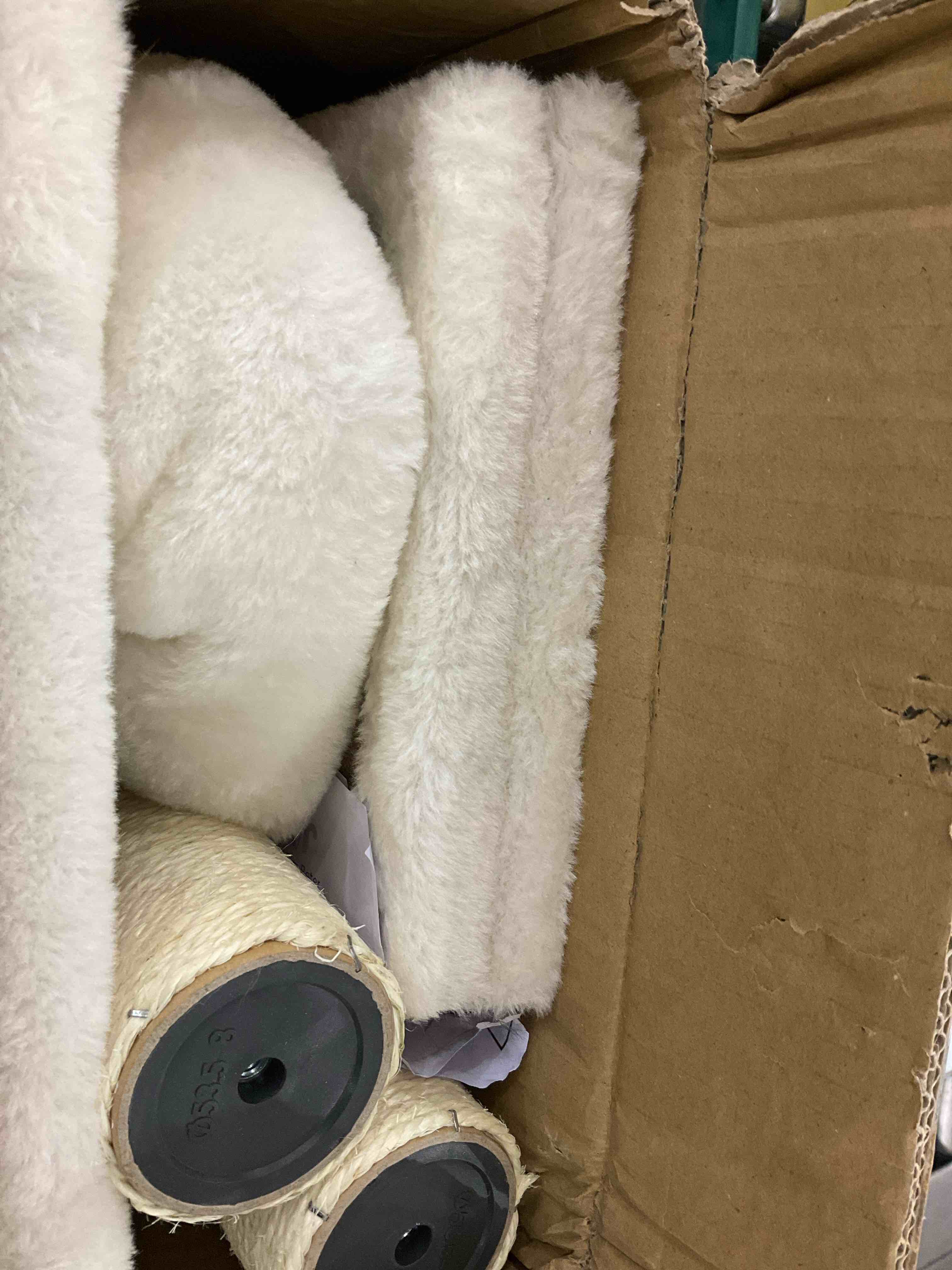 https://s3.amazonaws.com/lotting-images-prod/BargainHunt/EXS01326331_1712324463073.jpeg