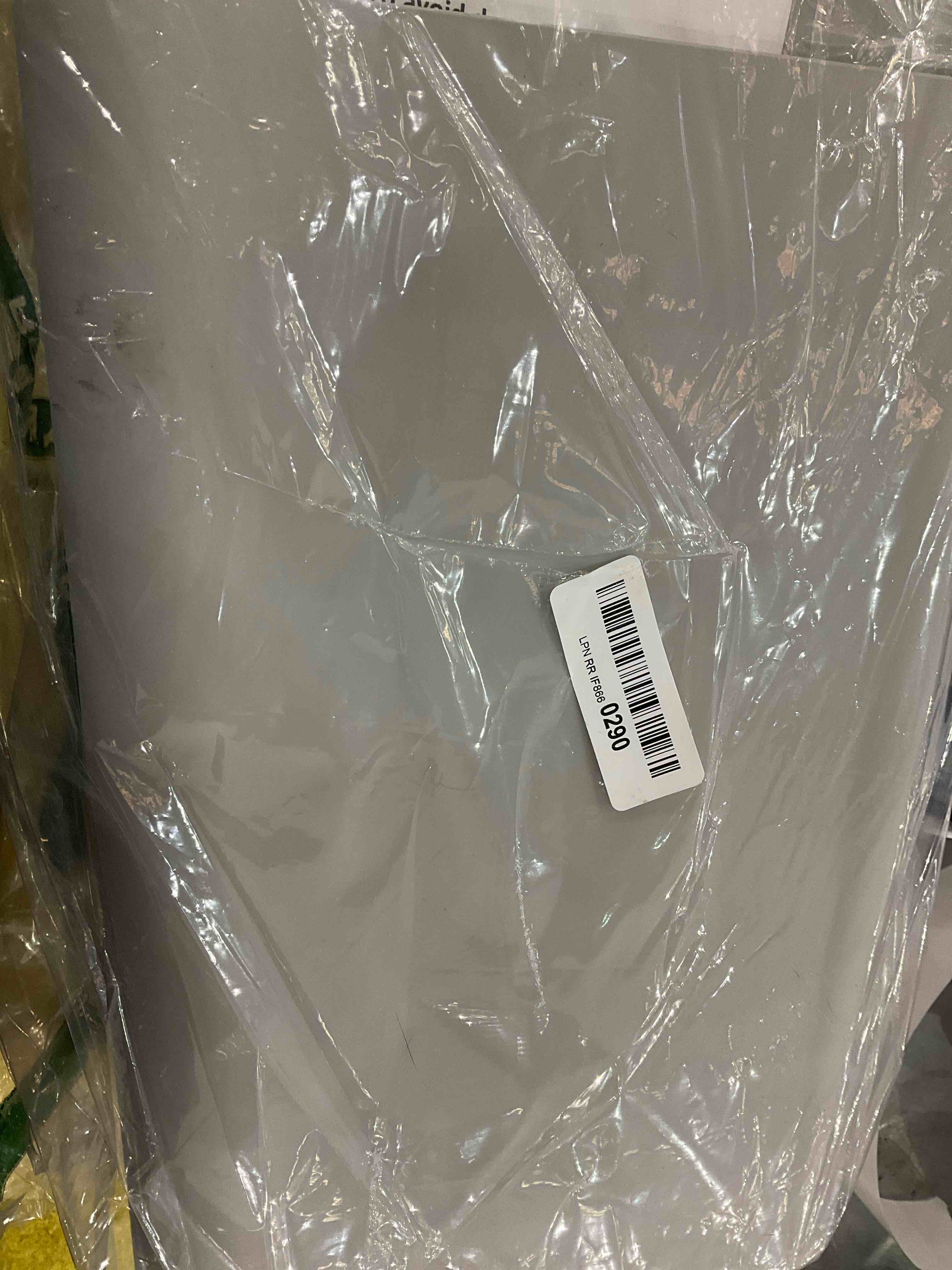 https://s3.amazonaws.com/lotting-images-prod/BargainHunt/EXS01326332_1712324547184.jpeg