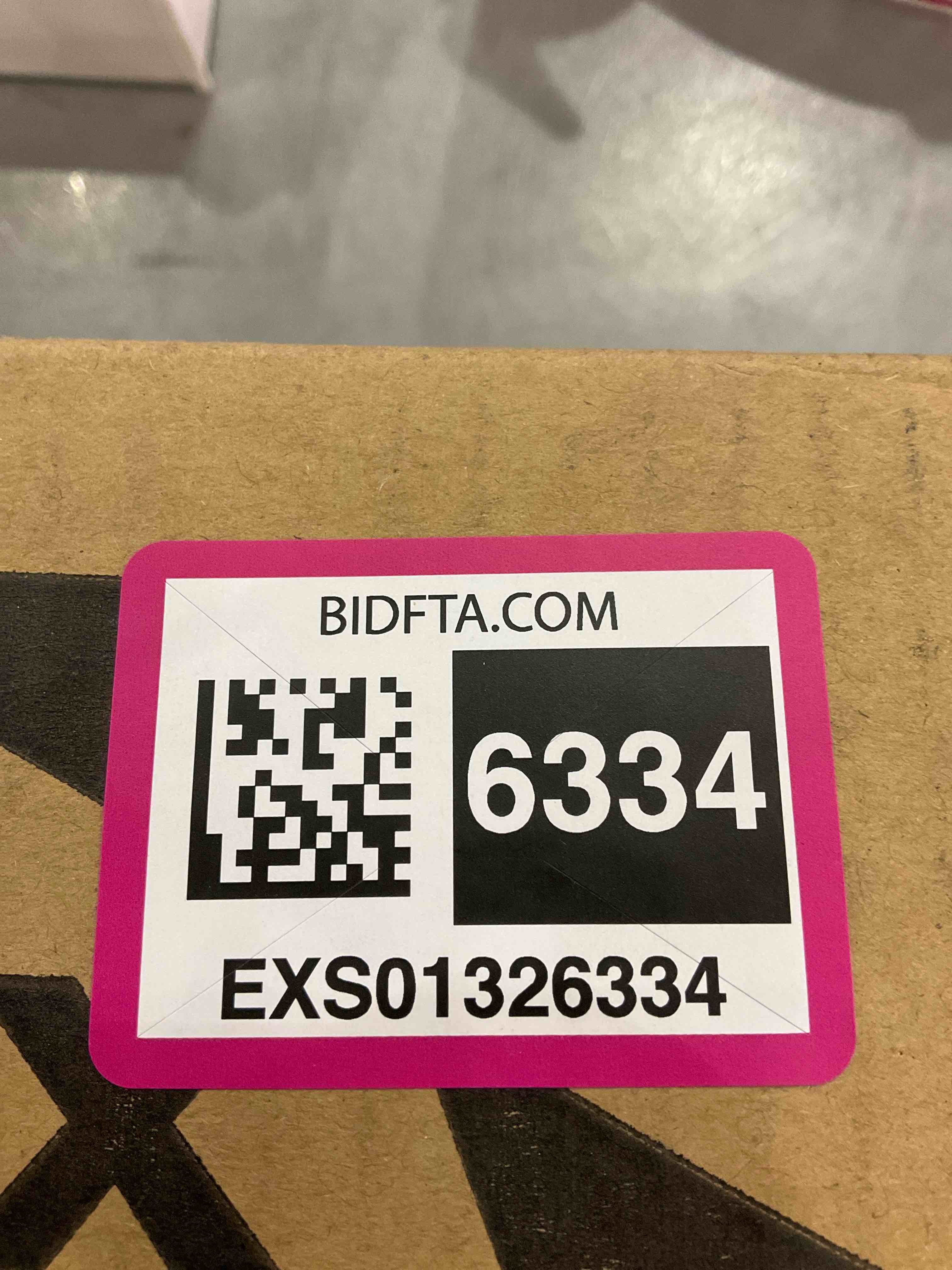 https://s3.amazonaws.com/lotting-images-prod/BargainHunt/EXS01326334_1712325193436.jpeg