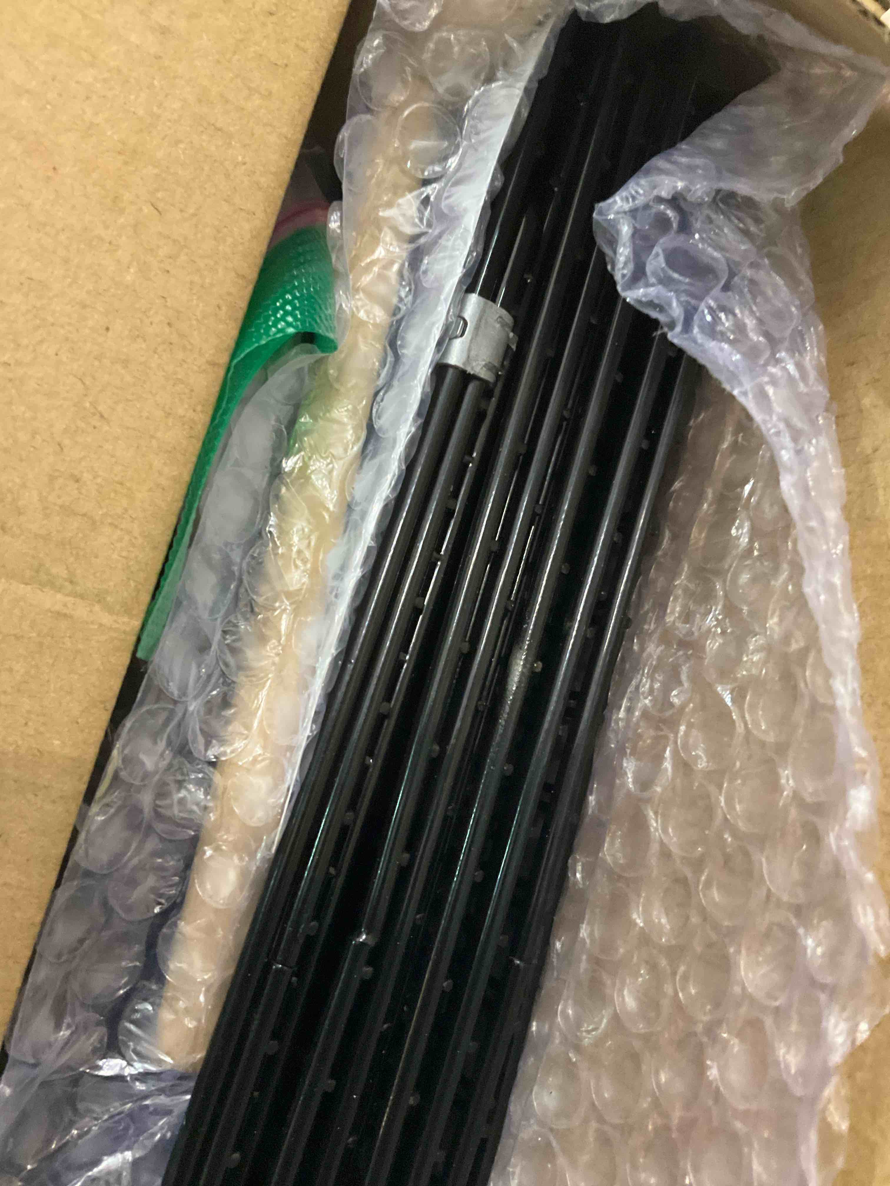 https://s3.amazonaws.com/lotting-images-prod/BargainHunt/EXS01326344_1712327964906.jpeg