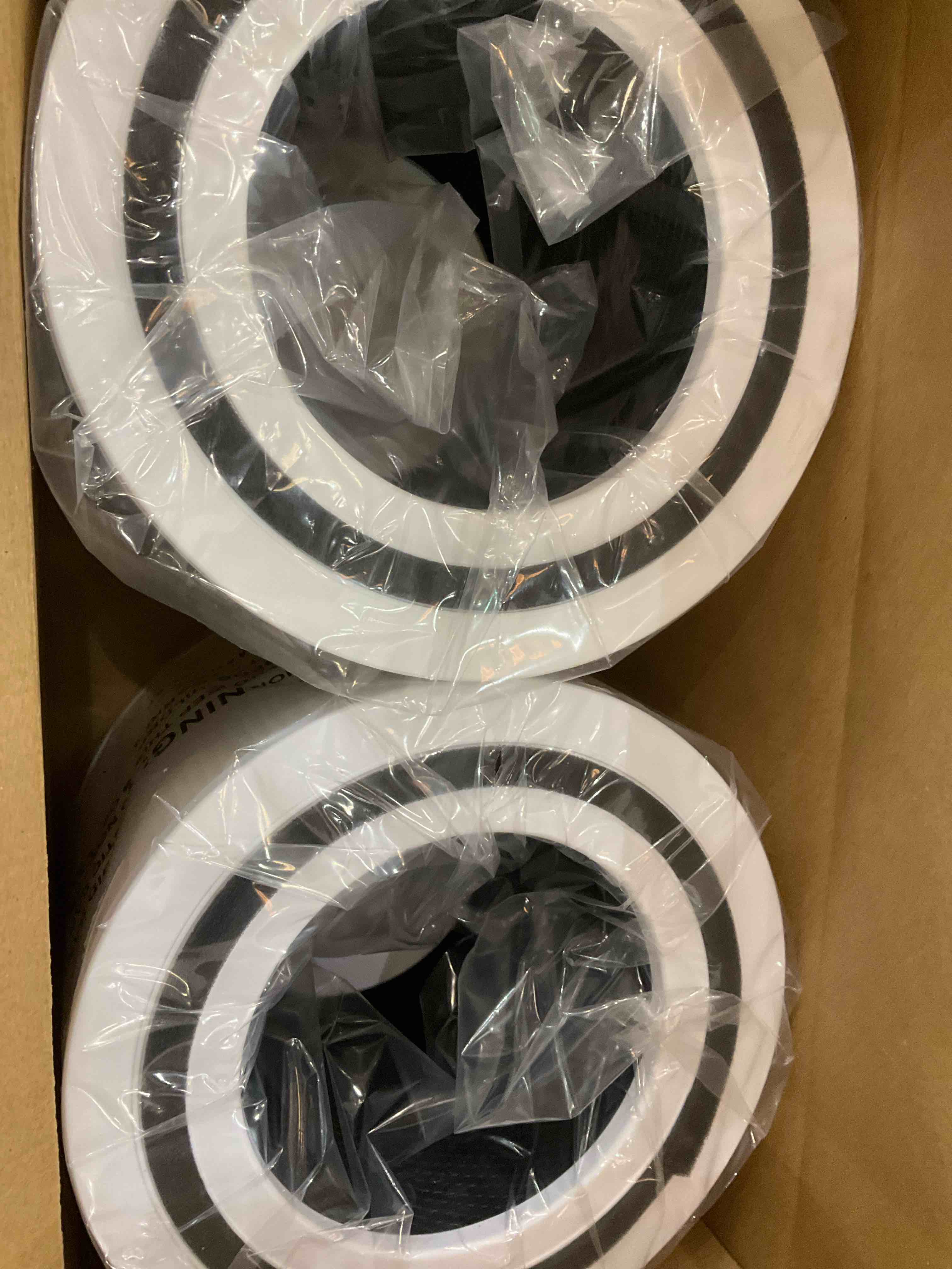 https://s3.amazonaws.com/lotting-images-prod/BargainHunt/EXS01326359_1712330816655.jpeg