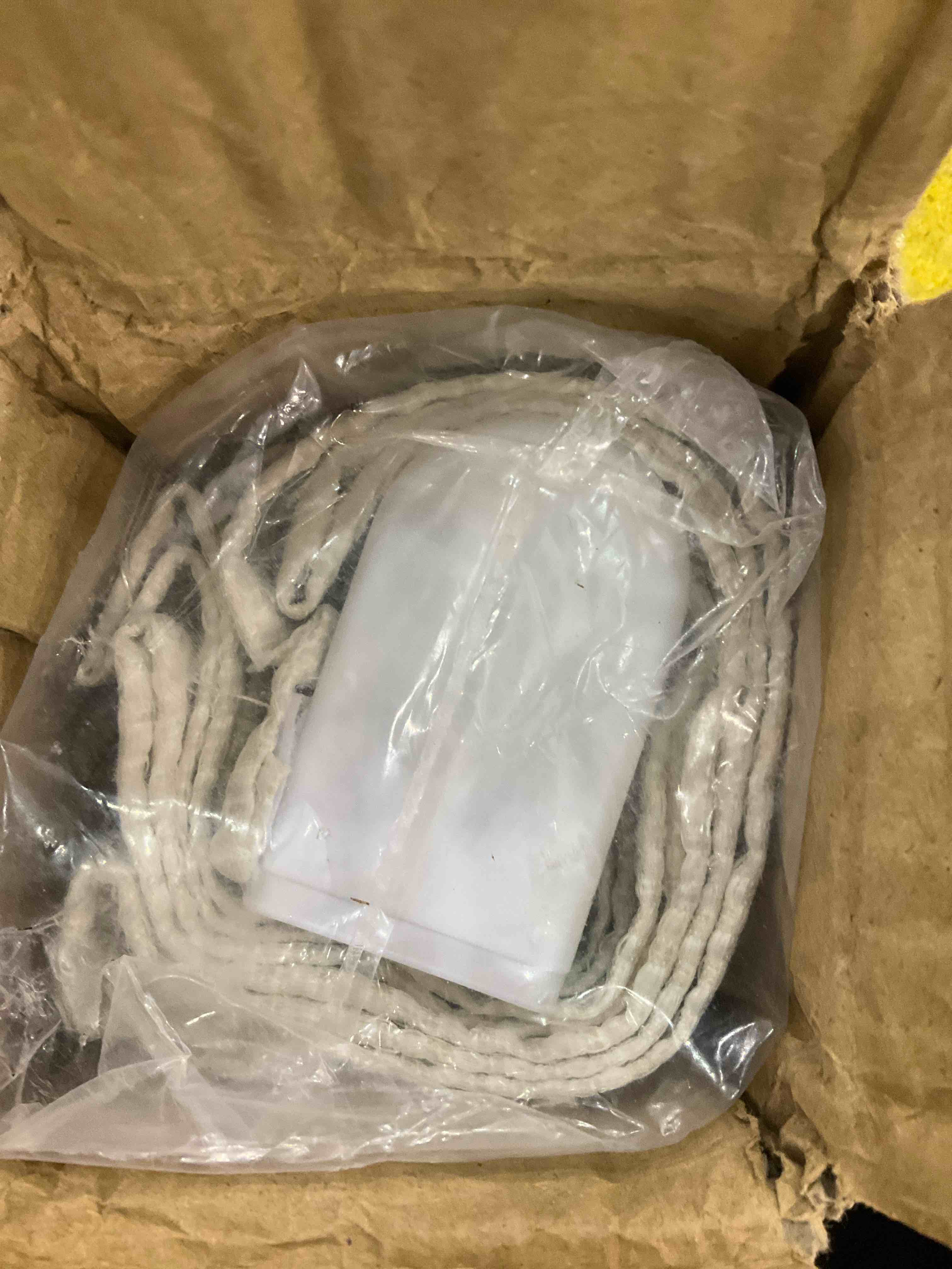 https://s3.amazonaws.com/lotting-images-prod/BargainHunt/EXS01326410_1712671094190.jpeg