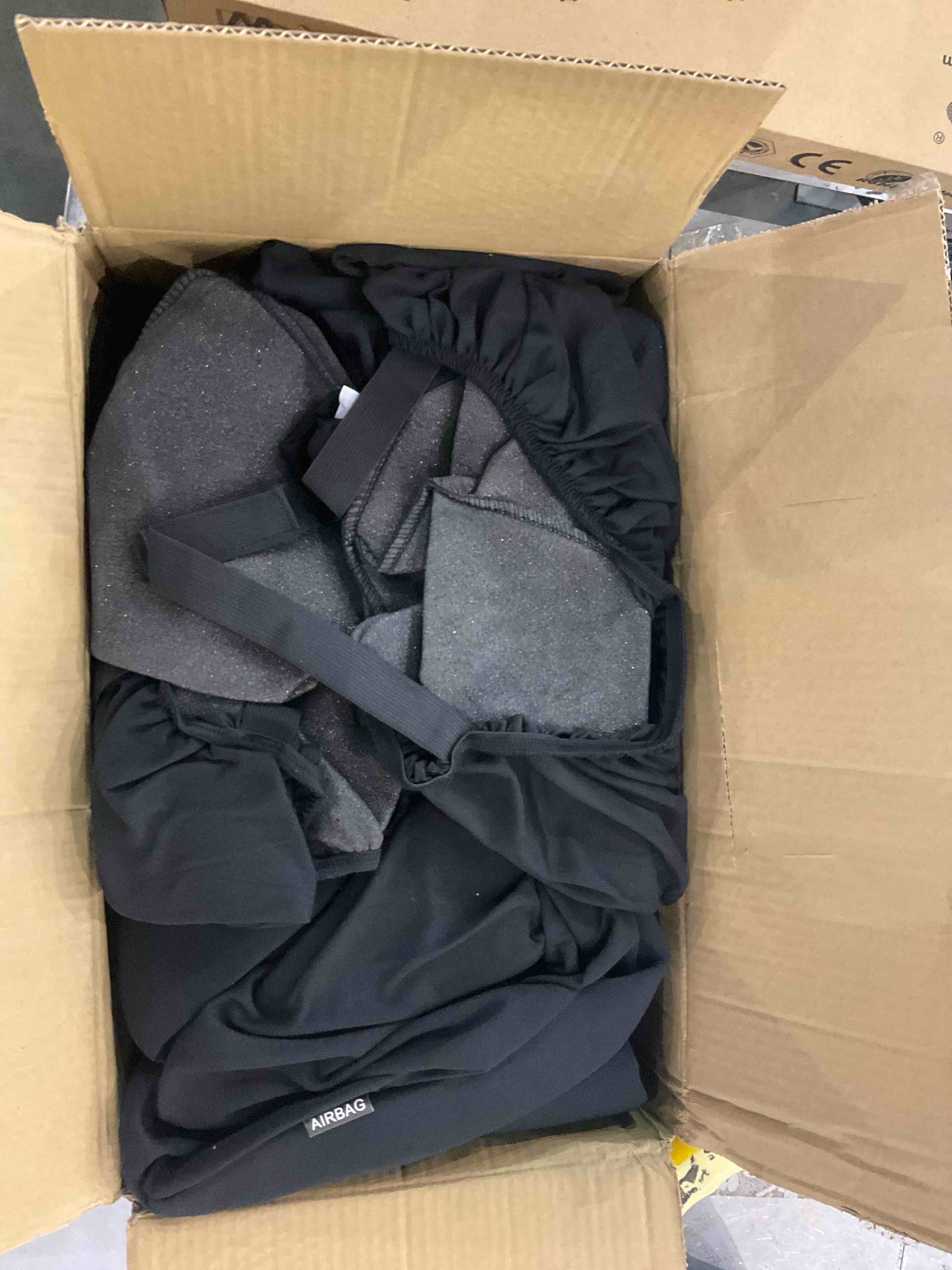 https://s3.amazonaws.com/lotting-images-prod/BargainHunt/EXS01326735_1711972979229.jpeg
