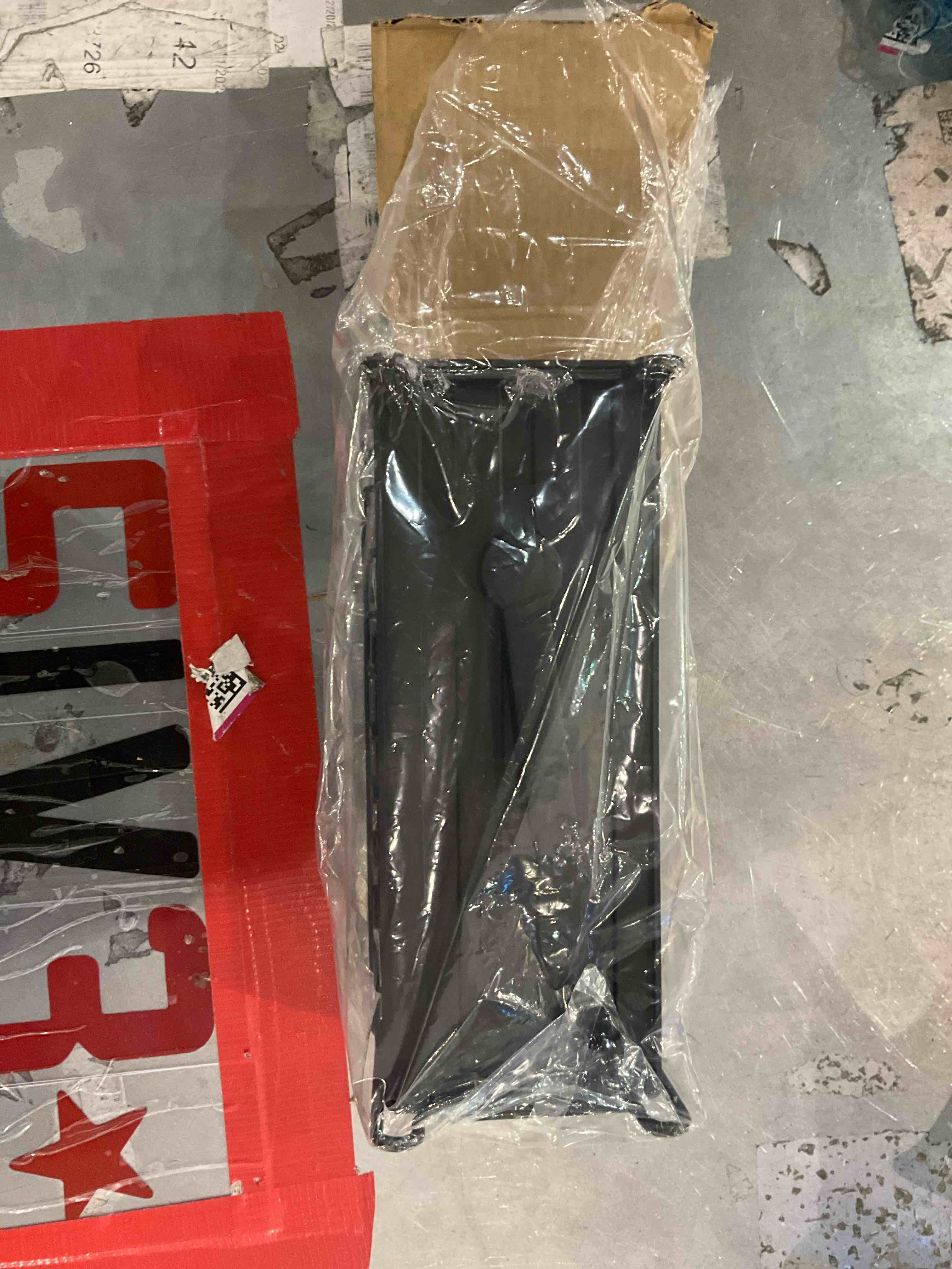 https://s3.amazonaws.com/lotting-images-prod/BargainHunt/EXS01326743_1711973112030.jpeg