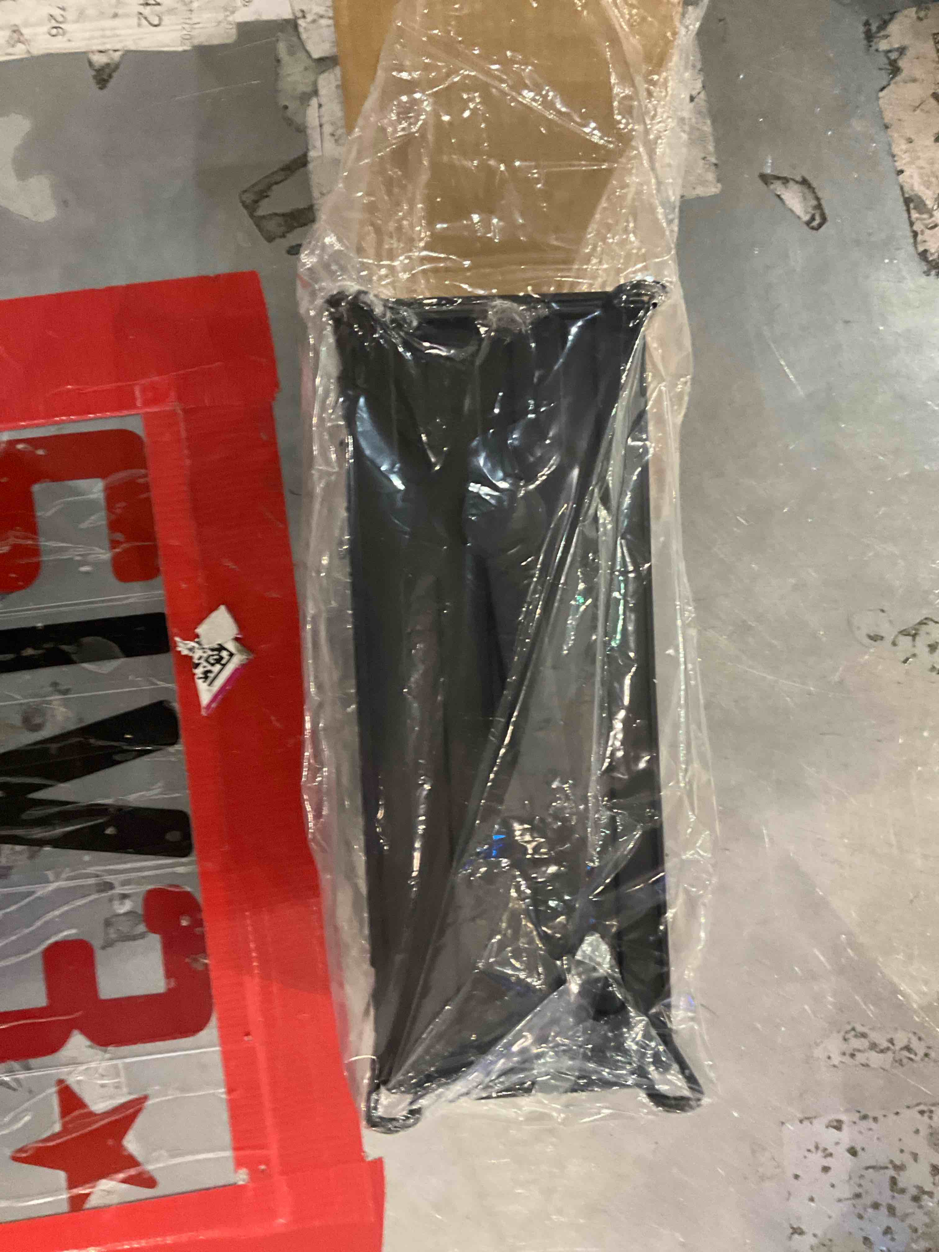 https://s3.amazonaws.com/lotting-images-prod/BargainHunt/EXS01326743_1711973113173.jpeg