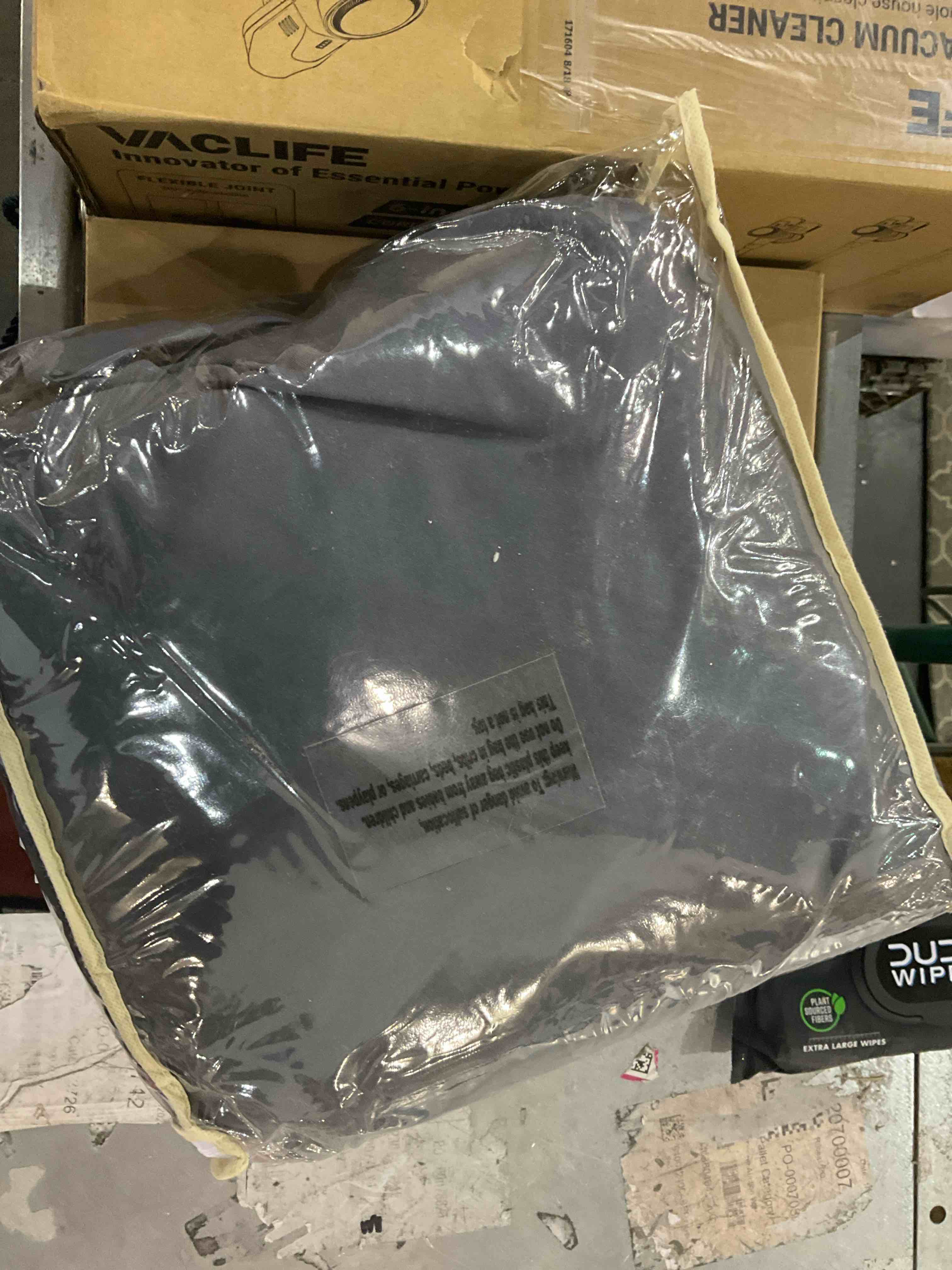 https://s3.amazonaws.com/lotting-images-prod/BargainHunt/EXS01326926_1712057289807.jpeg