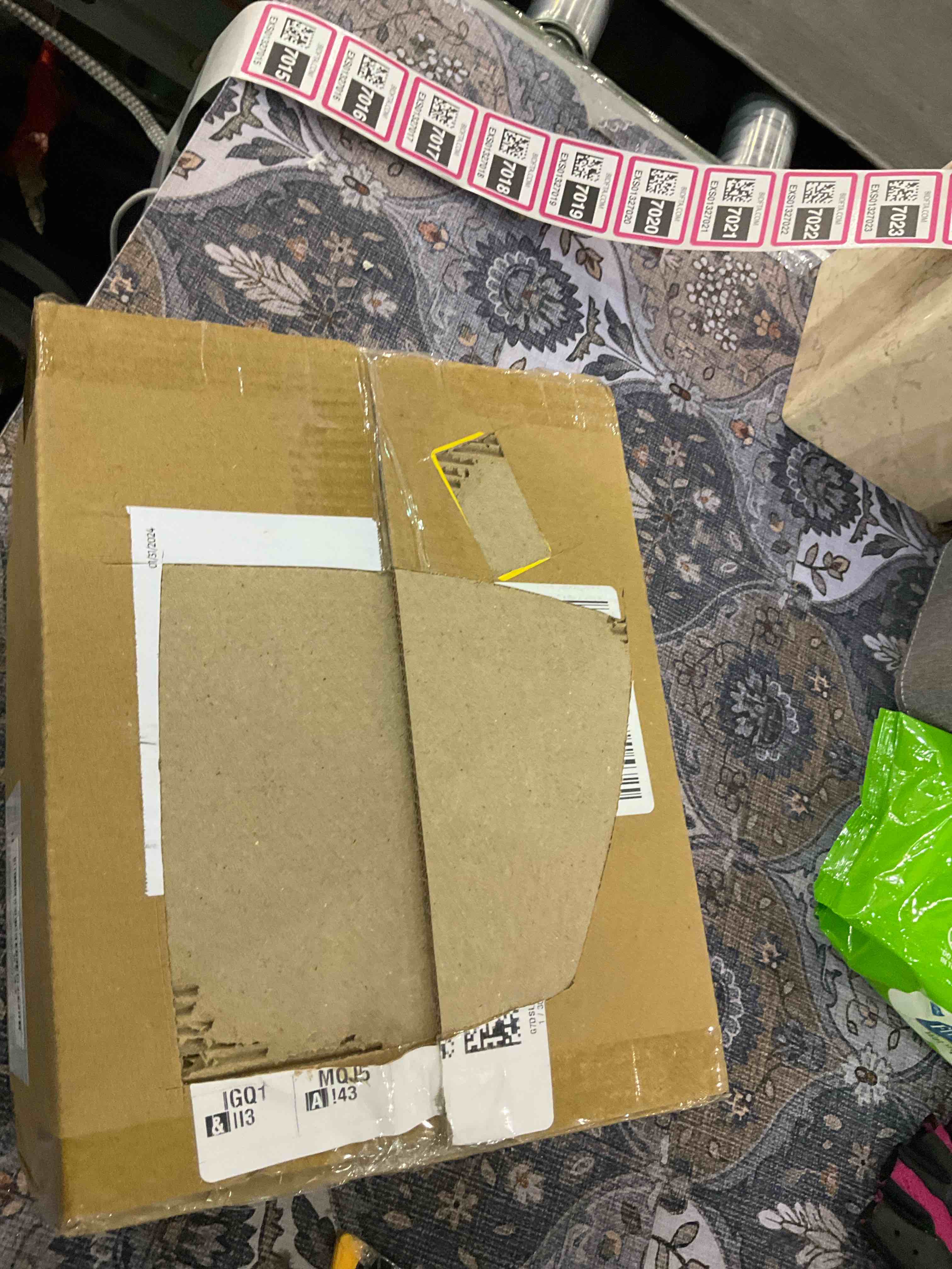 https://s3.amazonaws.com/lotting-images-prod/BargainHunt/EXS01327015_1712062428236.jpeg