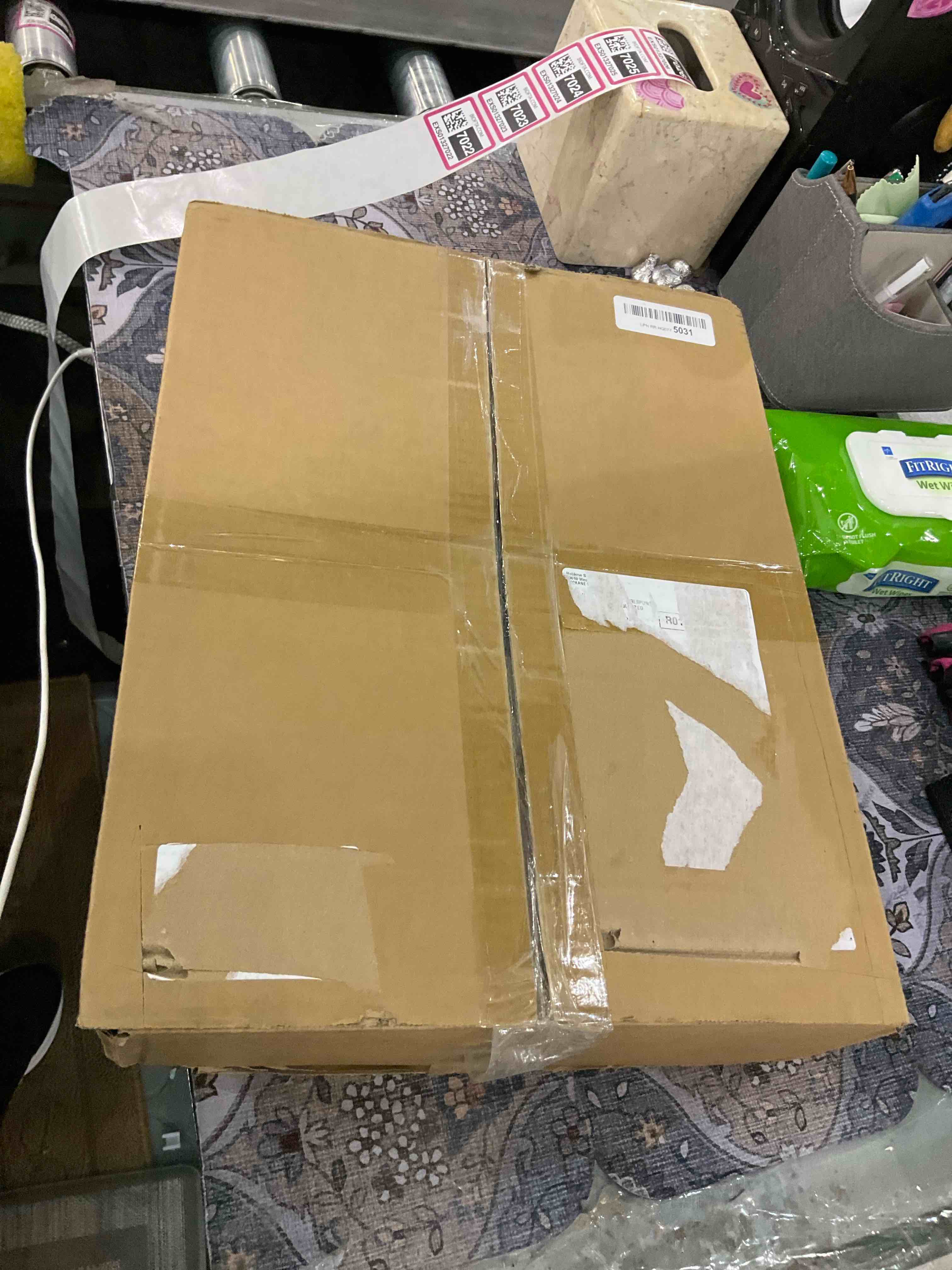 https://s3.amazonaws.com/lotting-images-prod/BargainHunt/EXS01327022_1712064725283.jpeg