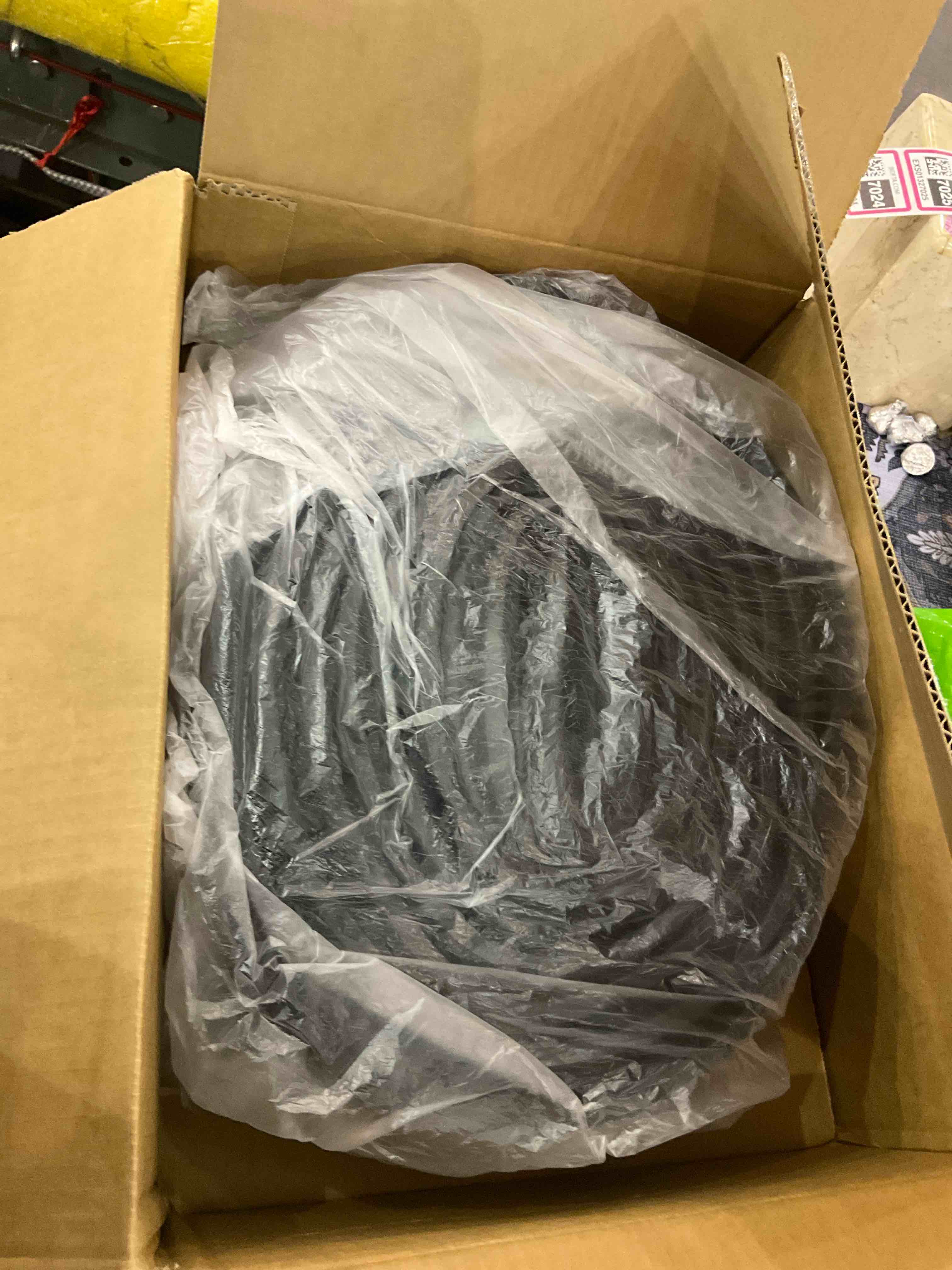 https://s3.amazonaws.com/lotting-images-prod/BargainHunt/EXS01327022_1712064750500.jpeg