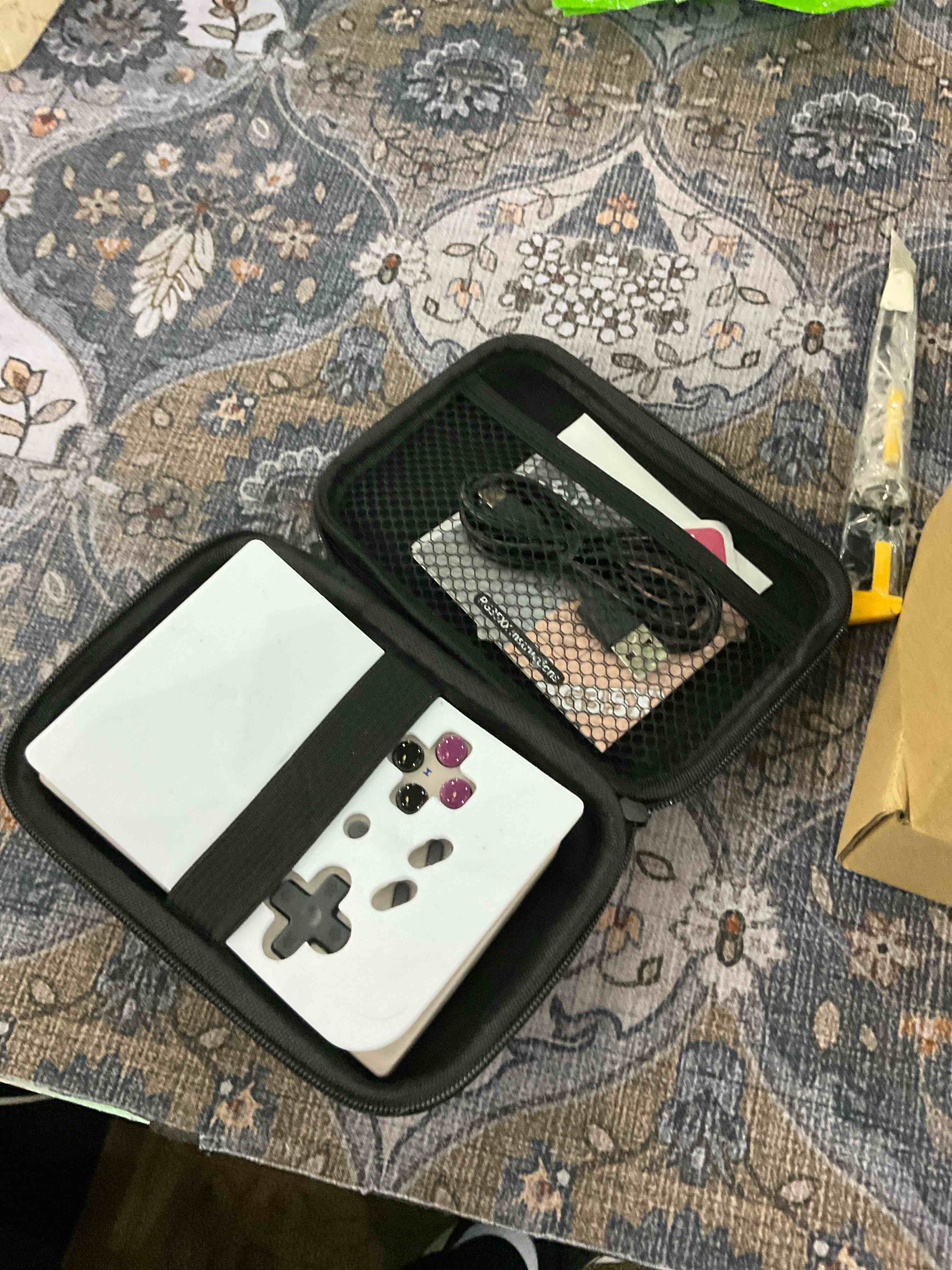 https://s3.amazonaws.com/lotting-images-prod/BargainHunt/EXS01327028_1712066049320.jpeg