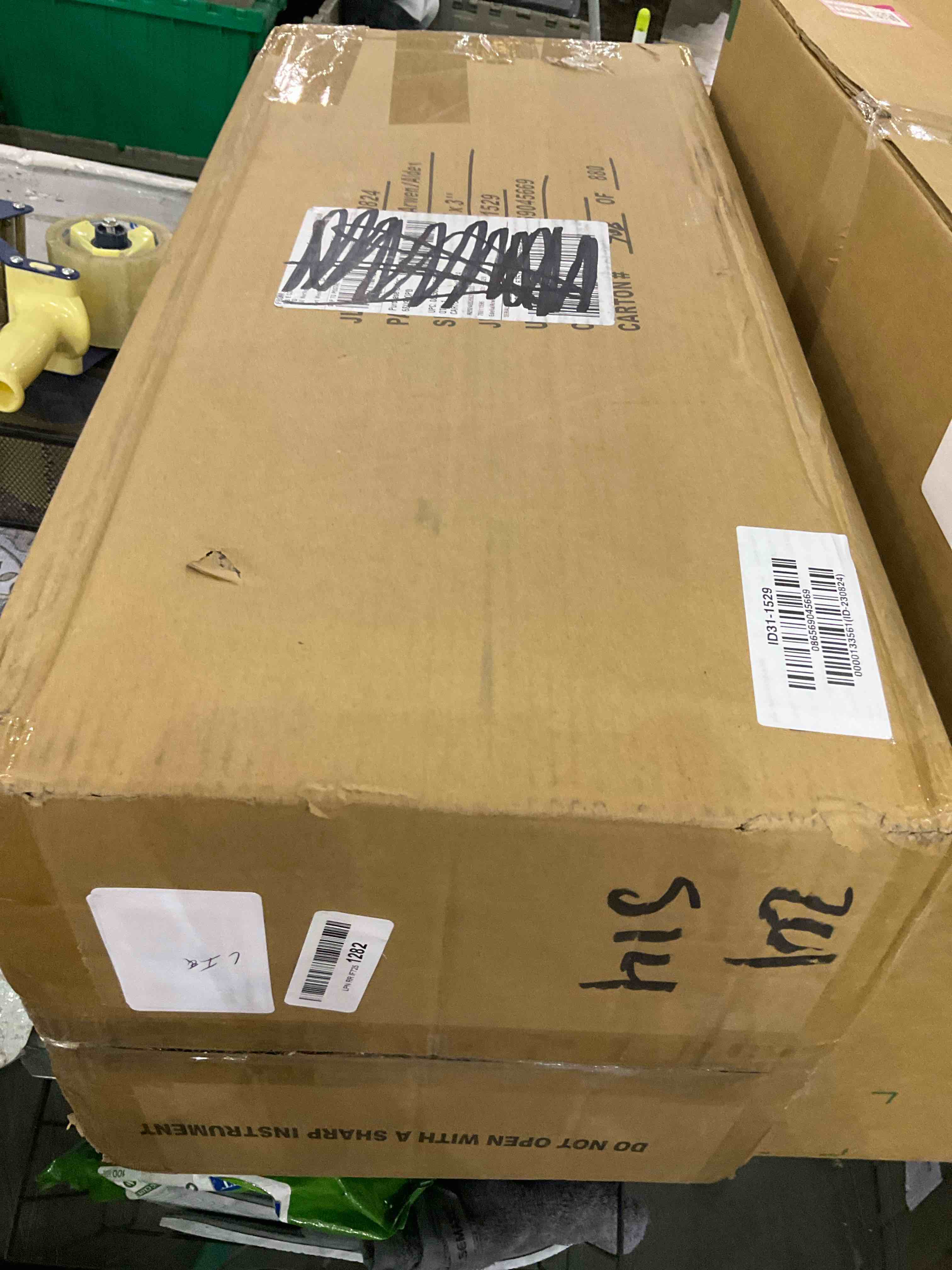 https://s3.amazonaws.com/lotting-images-prod/BargainHunt/EXS01327057_1712069759383.jpeg