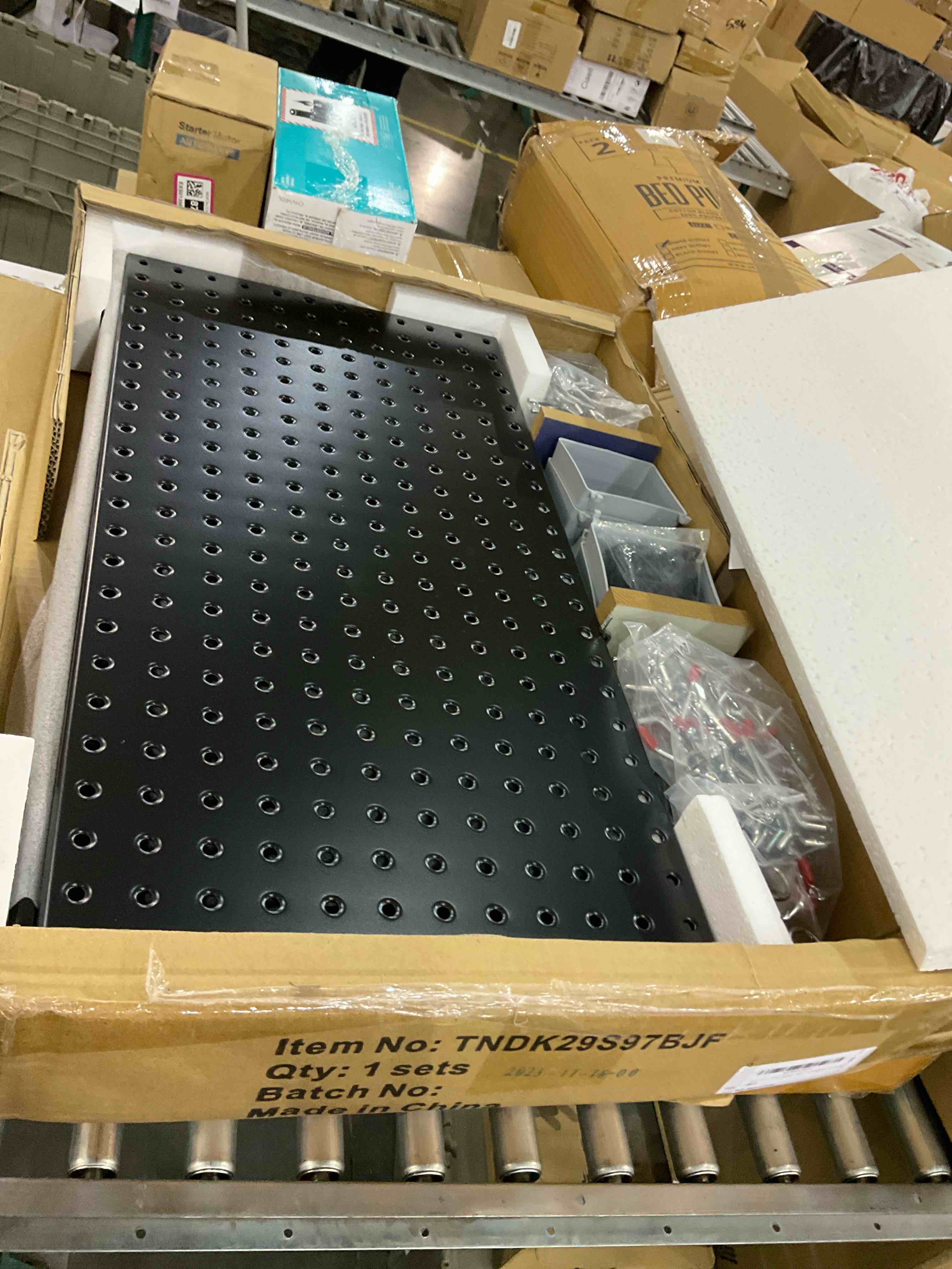 https://s3.amazonaws.com/lotting-images-prod/BargainHunt/EXS01327098_1712077427737.jpeg