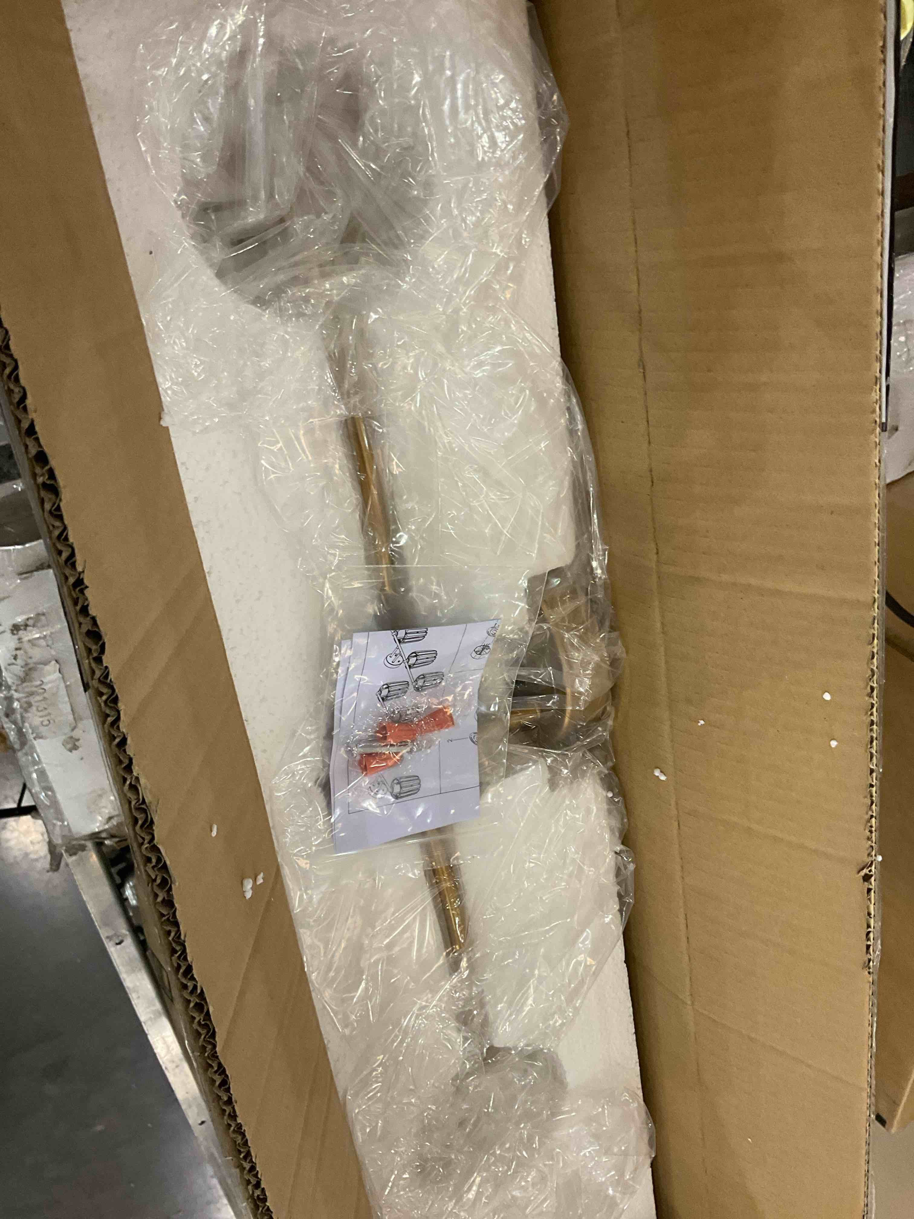 https://s3.amazonaws.com/lotting-images-prod/BargainHunt/EXS01327175_1712152393145.jpeg
