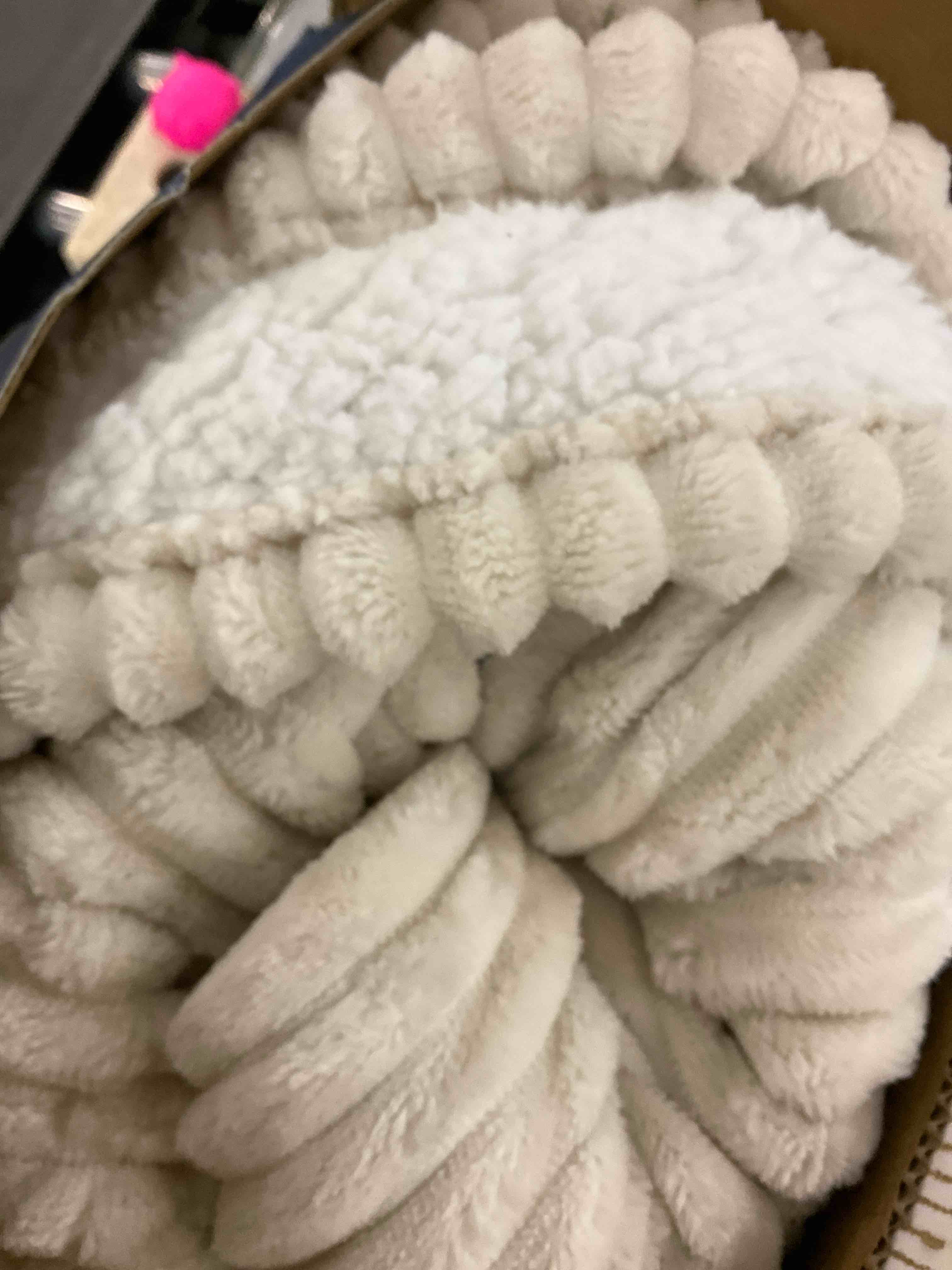https://s3.amazonaws.com/lotting-images-prod/BargainHunt/EXS01327342_1712245535069.jpeg