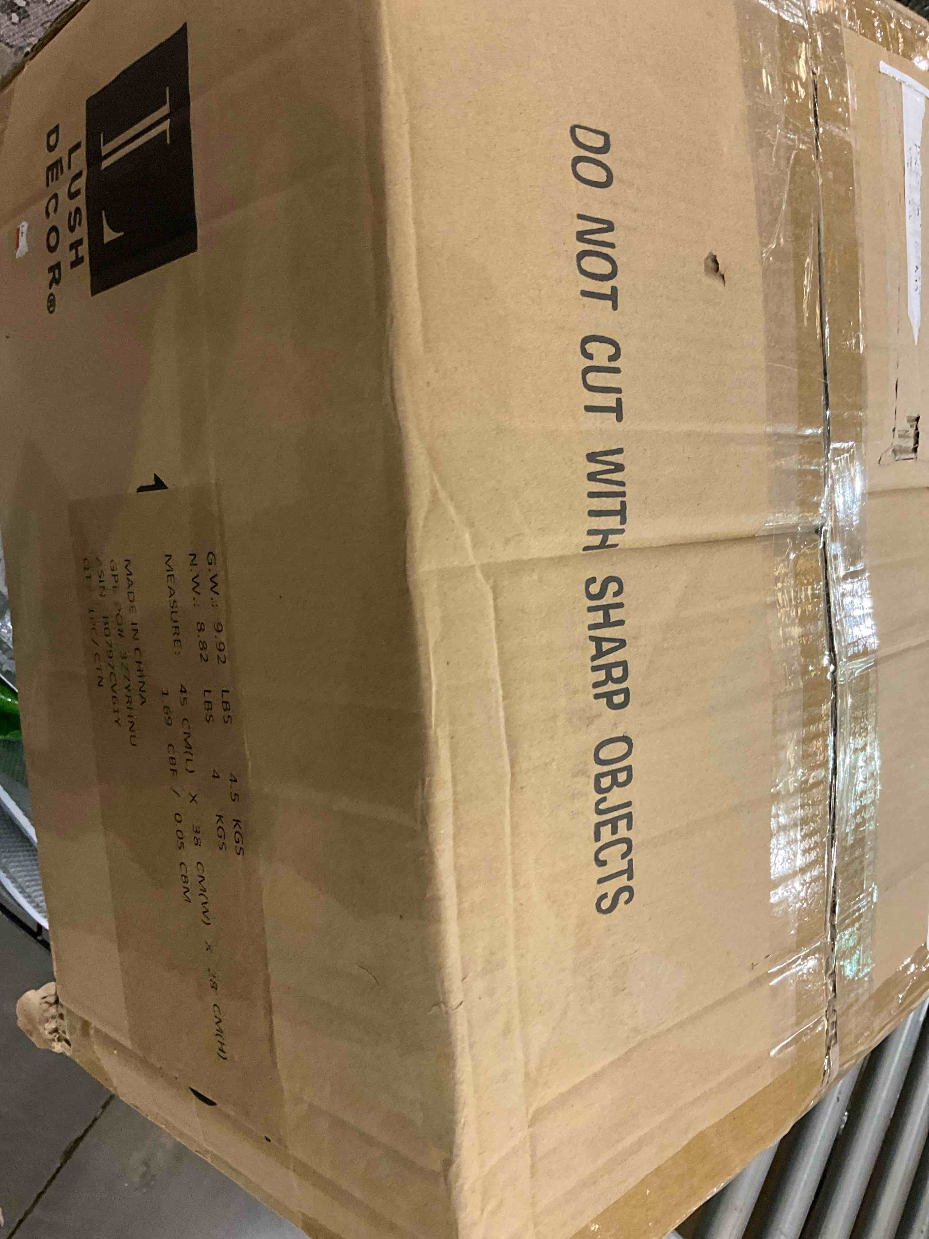 https://s3.amazonaws.com/lotting-images-prod/BargainHunt/EXS01327396_1712256396786.jpeg