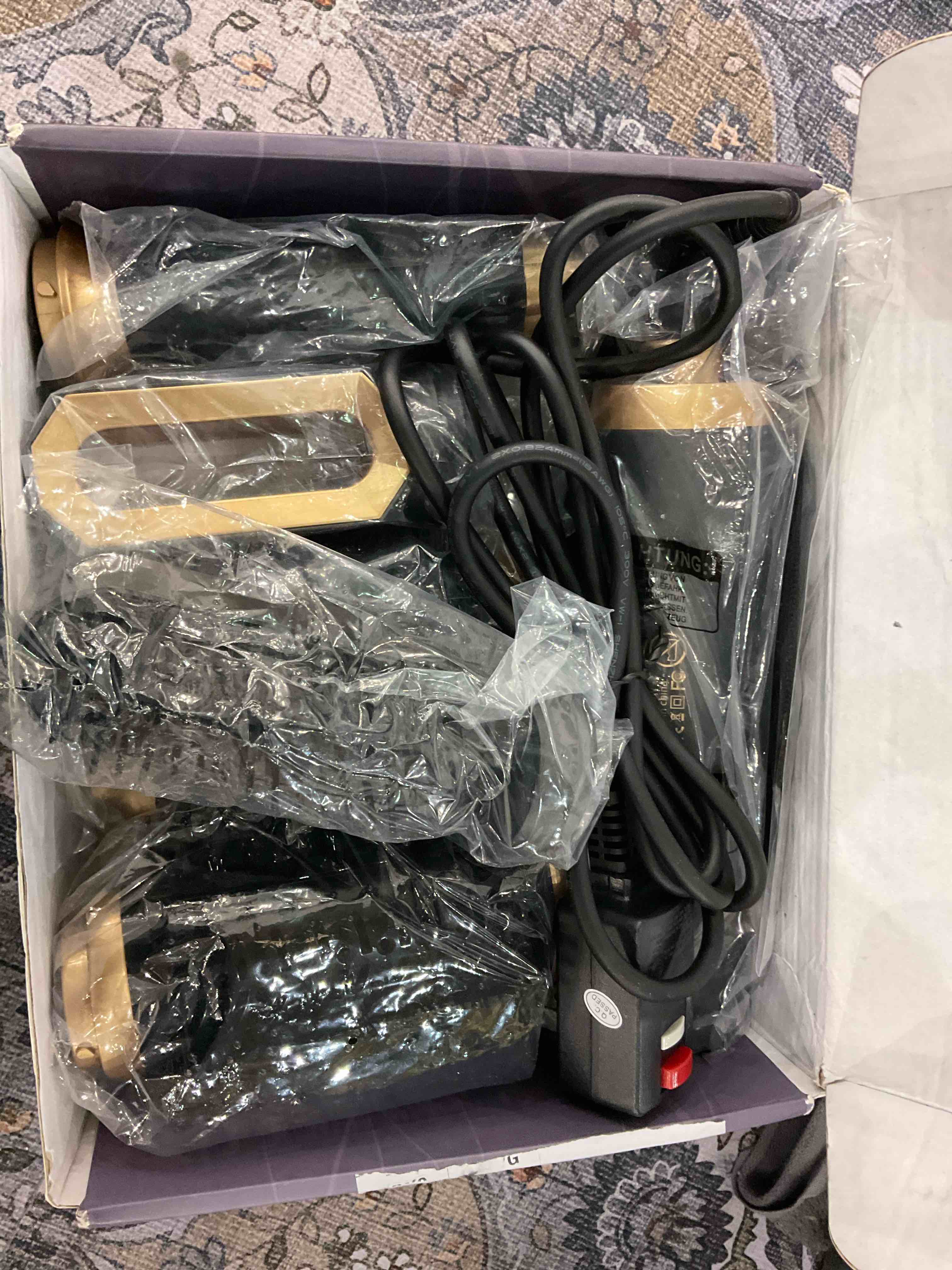 https://s3.amazonaws.com/lotting-images-prod/BargainHunt/EXS01327436_1712318646909.jpeg