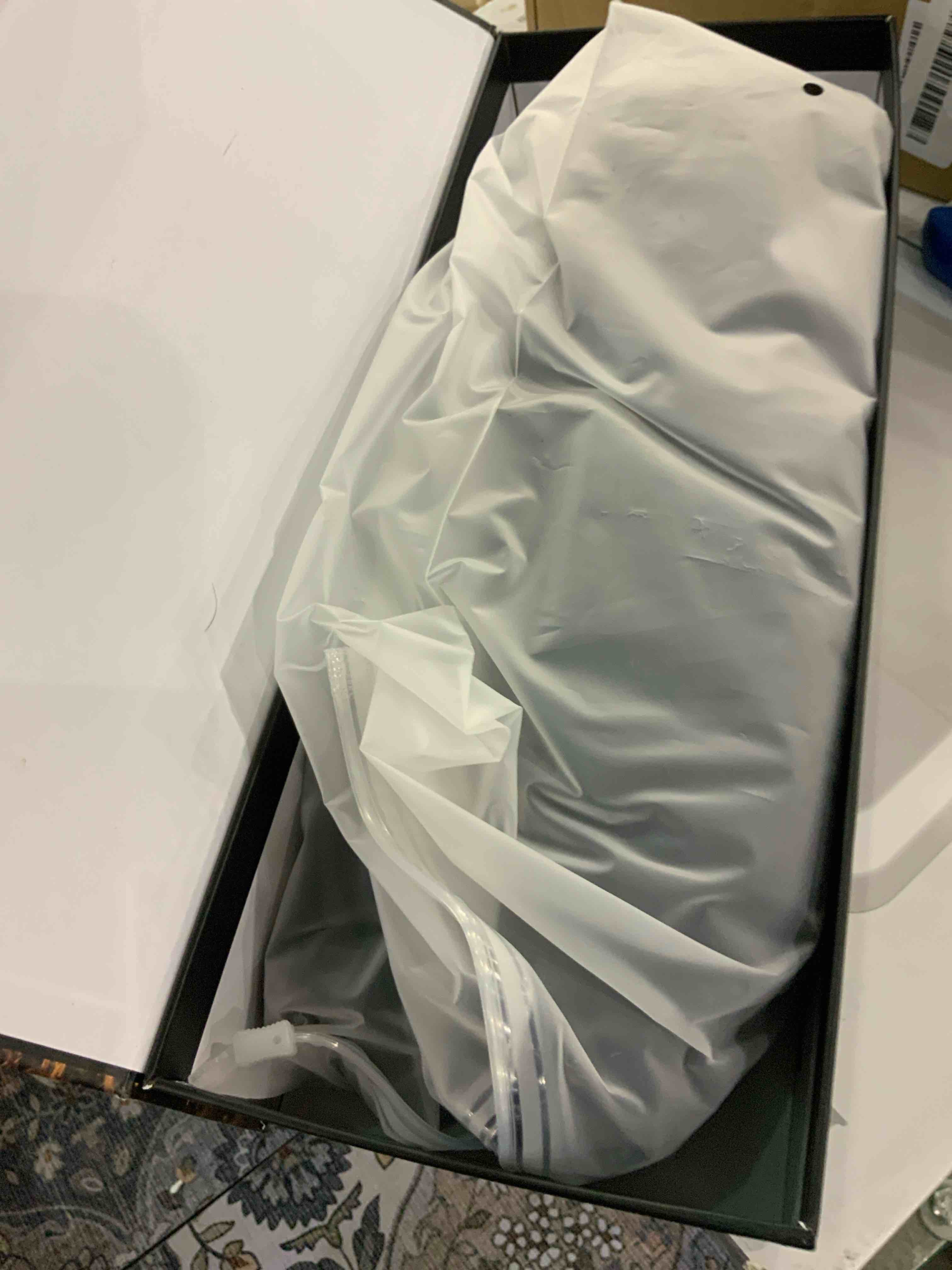 https://s3.amazonaws.com/lotting-images-prod/BargainHunt/EXS01327536_1711715886368.jpeg