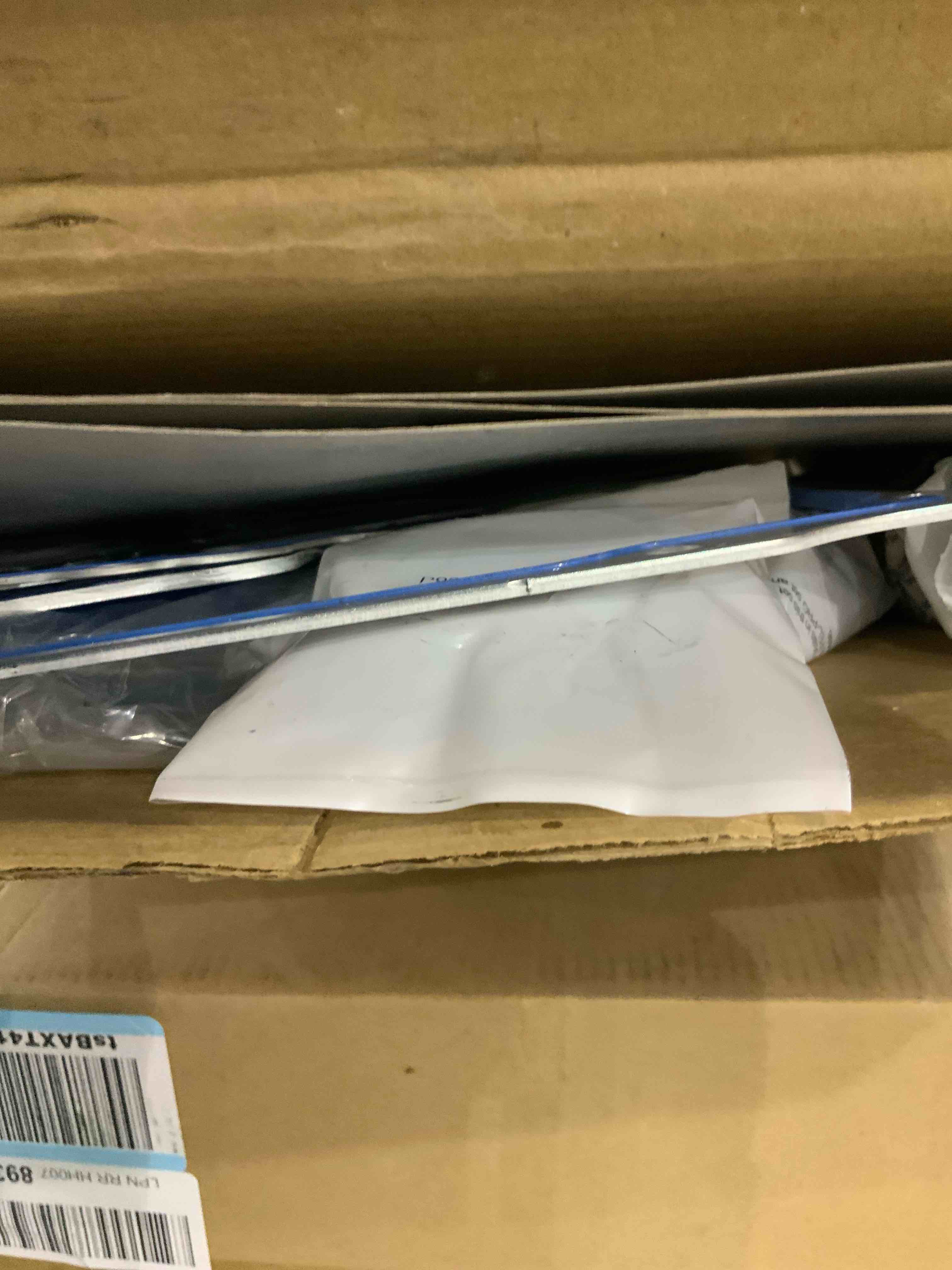 https://s3.amazonaws.com/lotting-images-prod/BargainHunt/EXS01327673_1711970501769.jpeg