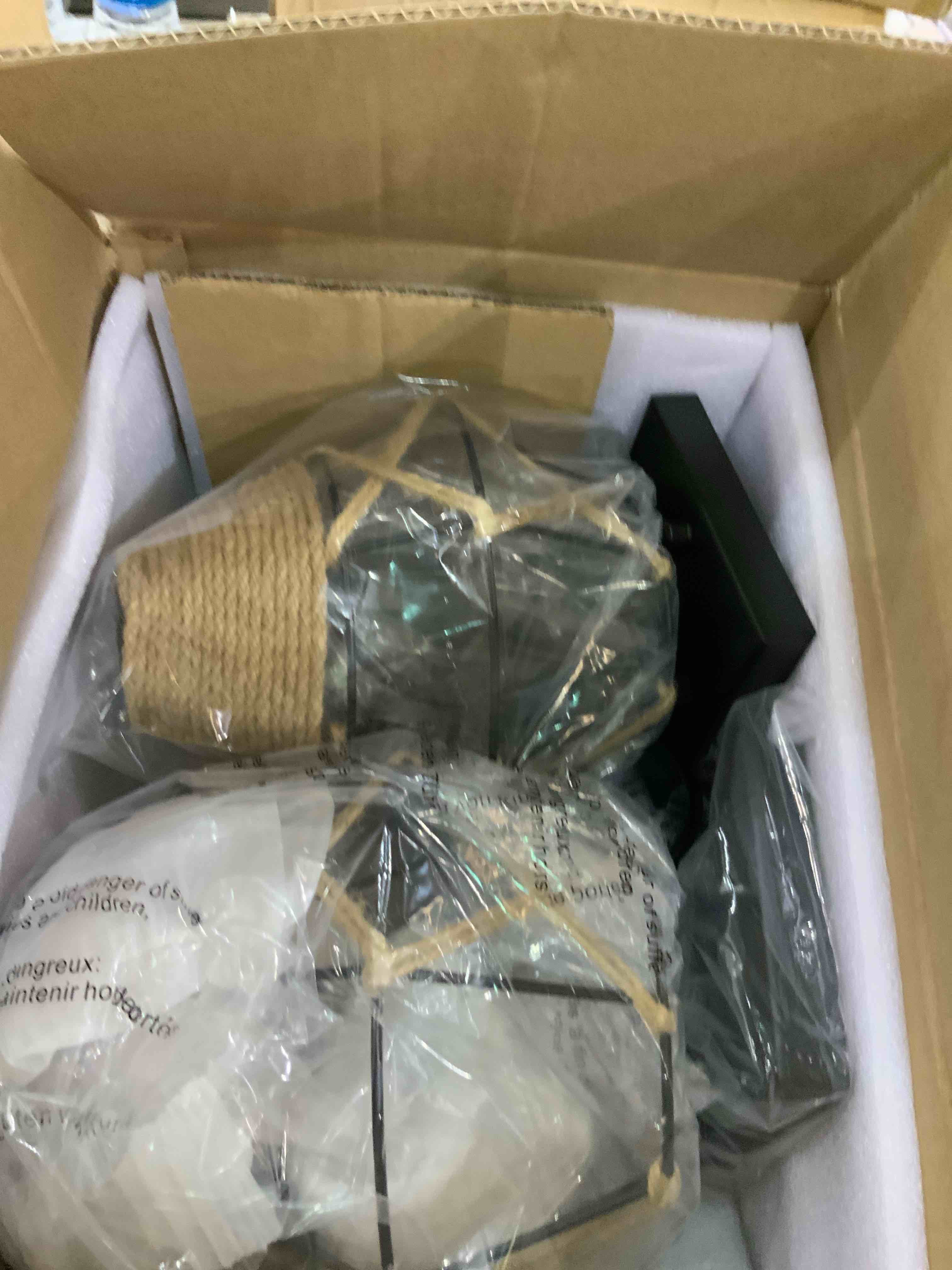 https://s3.amazonaws.com/lotting-images-prod/BargainHunt/EXS01327958_1712066095773.jpeg