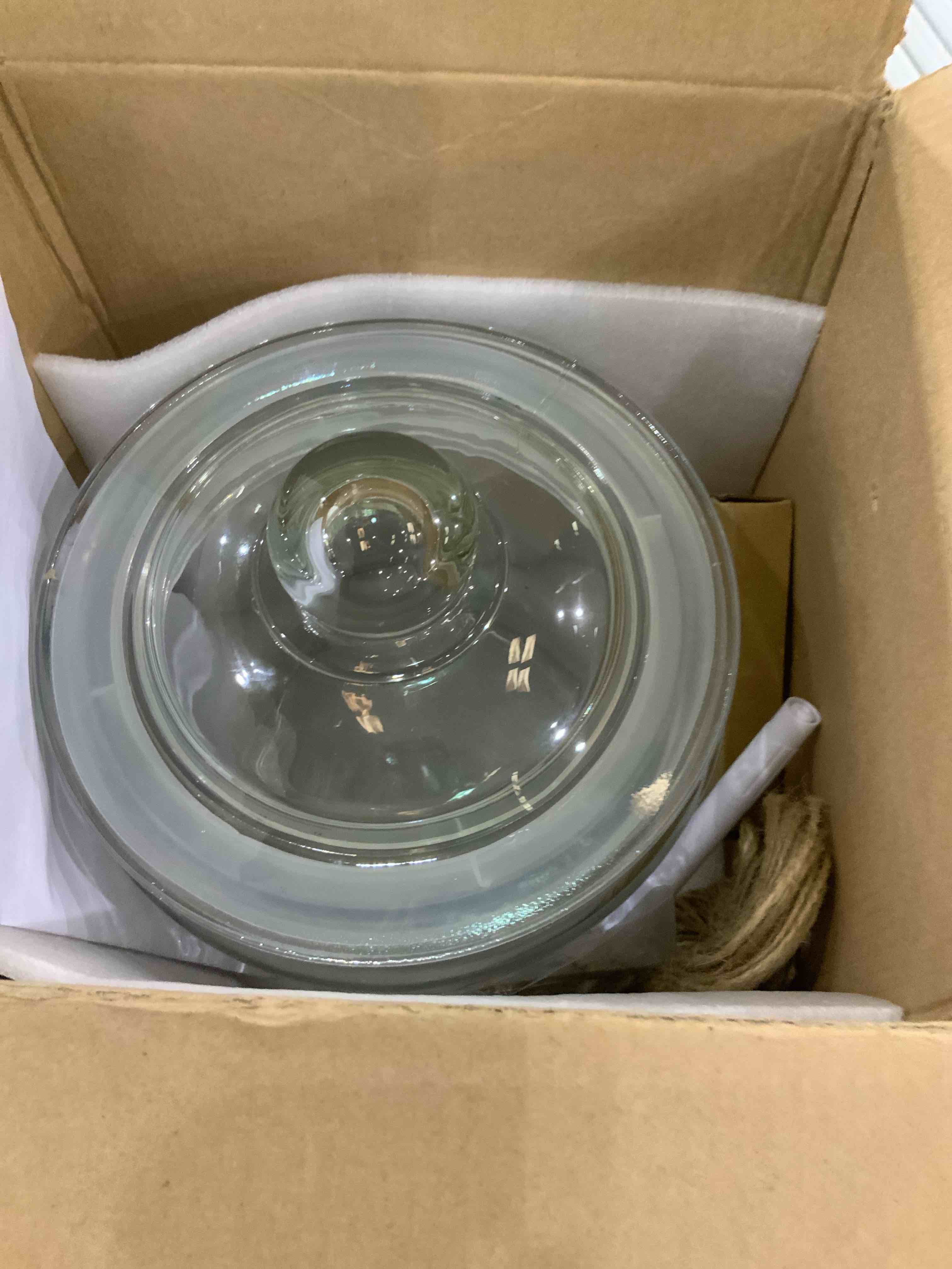 https://s3.amazonaws.com/lotting-images-prod/BargainHunt/EXS01328338_1712245343269.jpeg