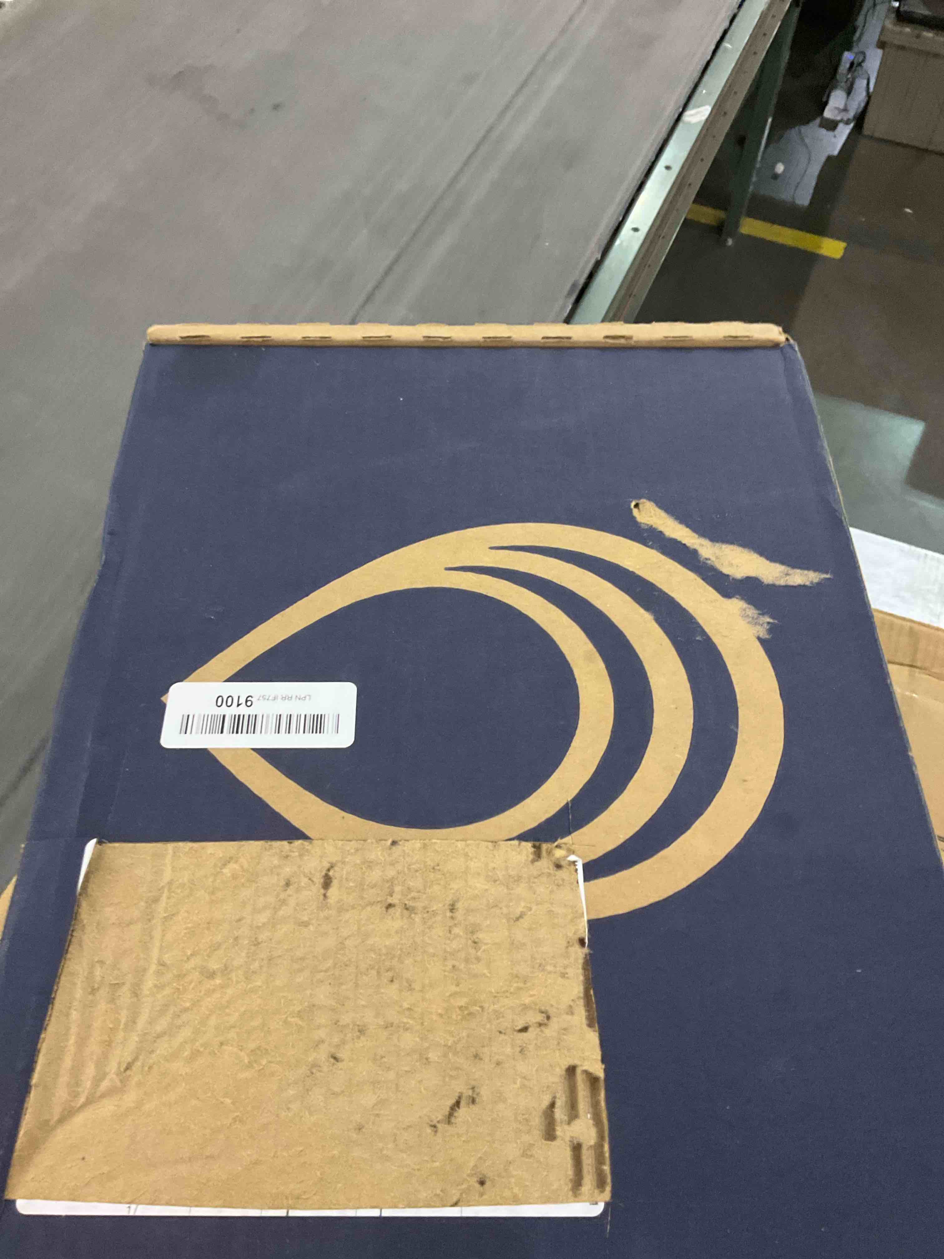 https://s3.amazonaws.com/lotting-images-prod/BargainHunt/EXS01328604_1711628362744.jpeg