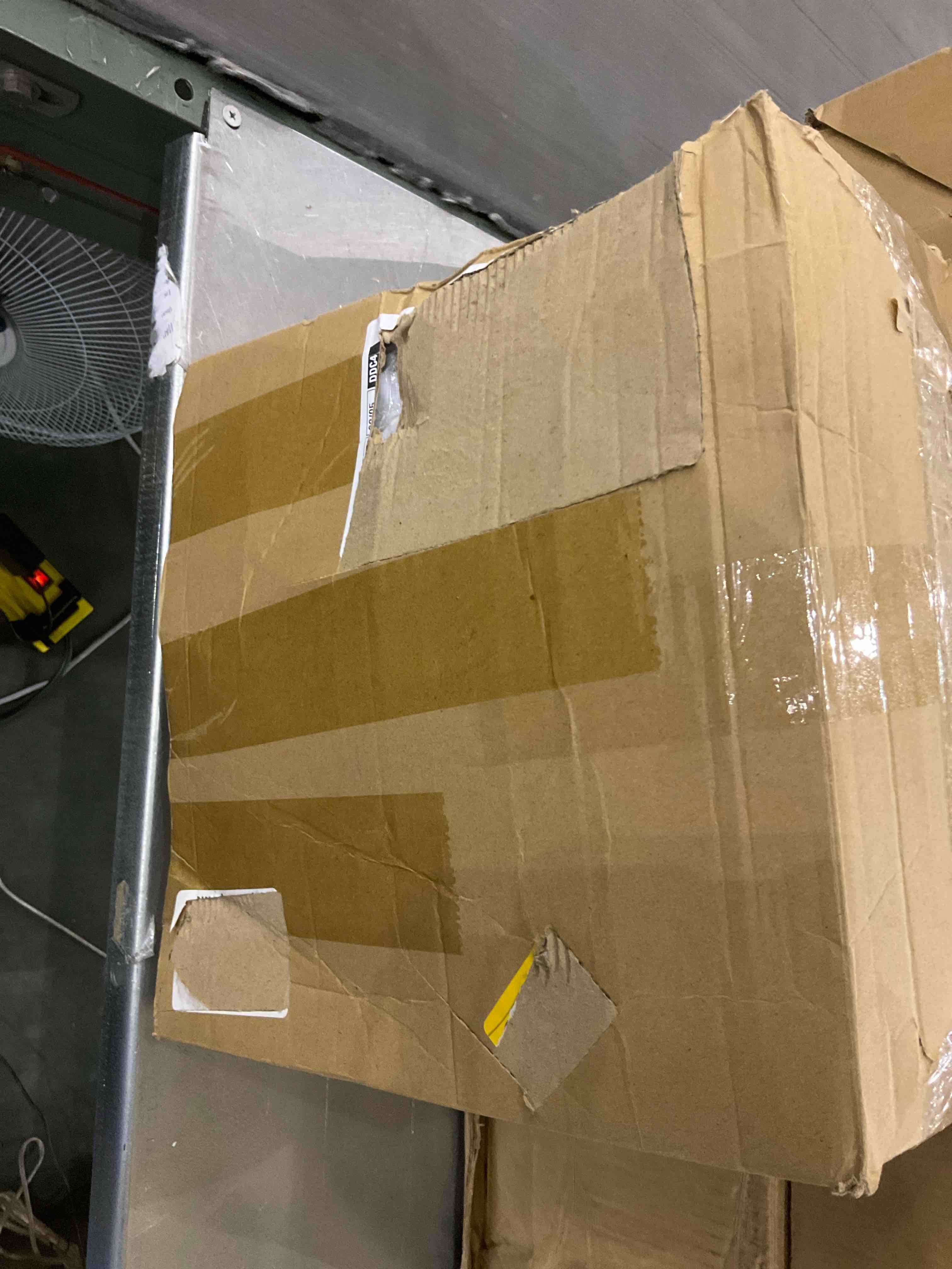 https://s3.amazonaws.com/lotting-images-prod/BargainHunt/EXS01328613_1711629150135.jpeg