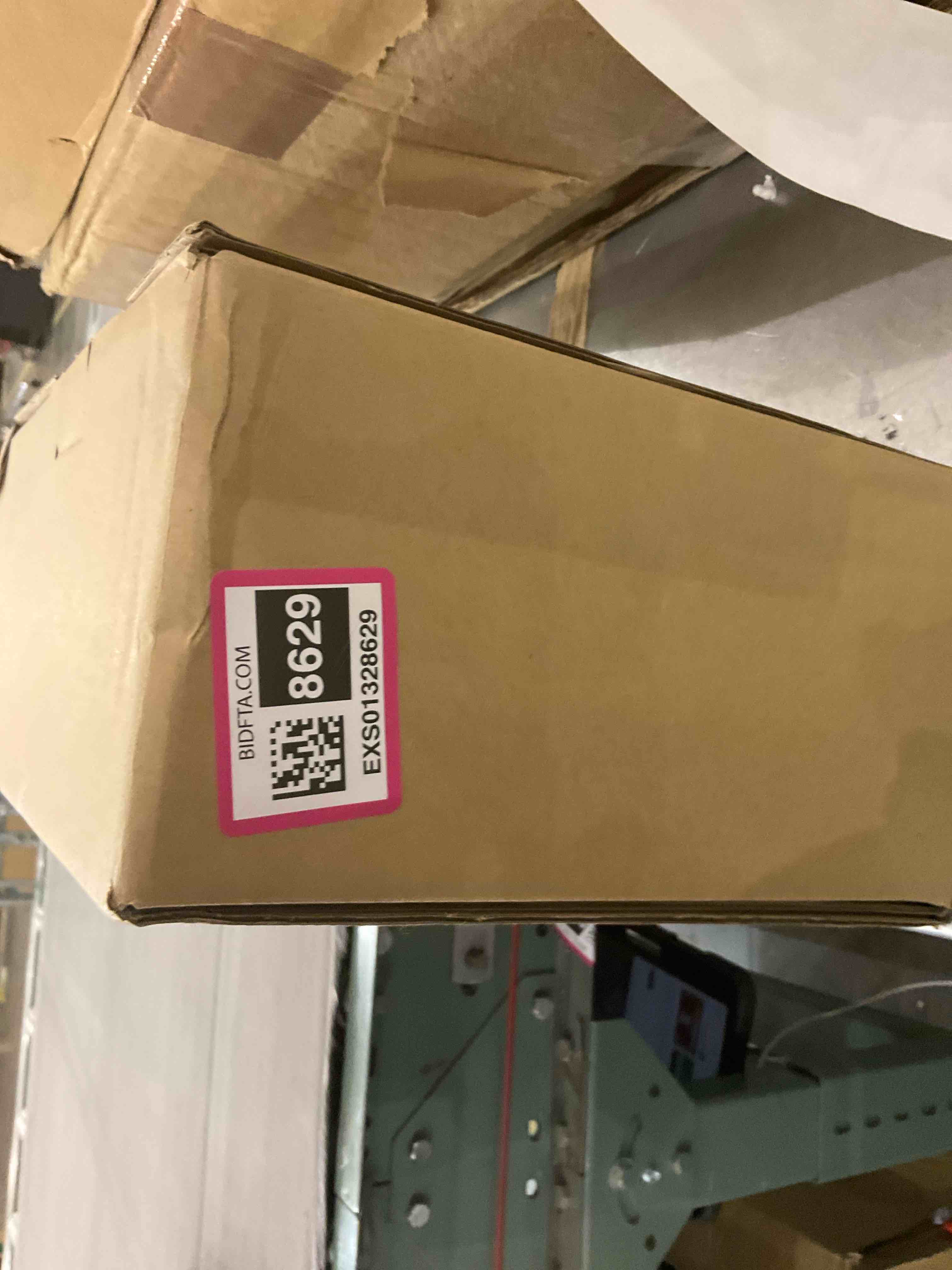 https://s3.amazonaws.com/lotting-images-prod/BargainHunt/EXS01328629_1711630396556.jpeg