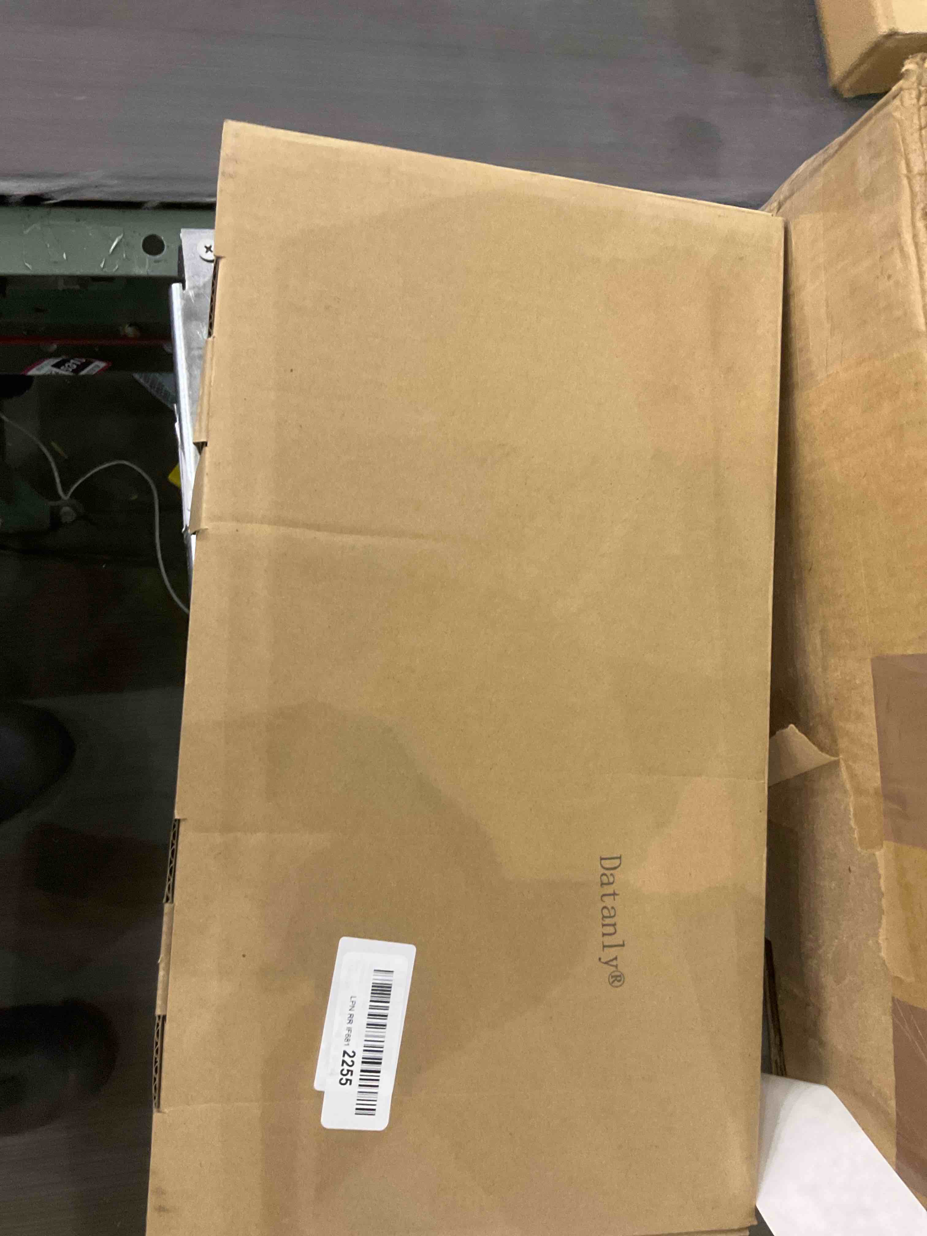 https://s3.amazonaws.com/lotting-images-prod/BargainHunt/EXS01328629_1711630400589.jpeg