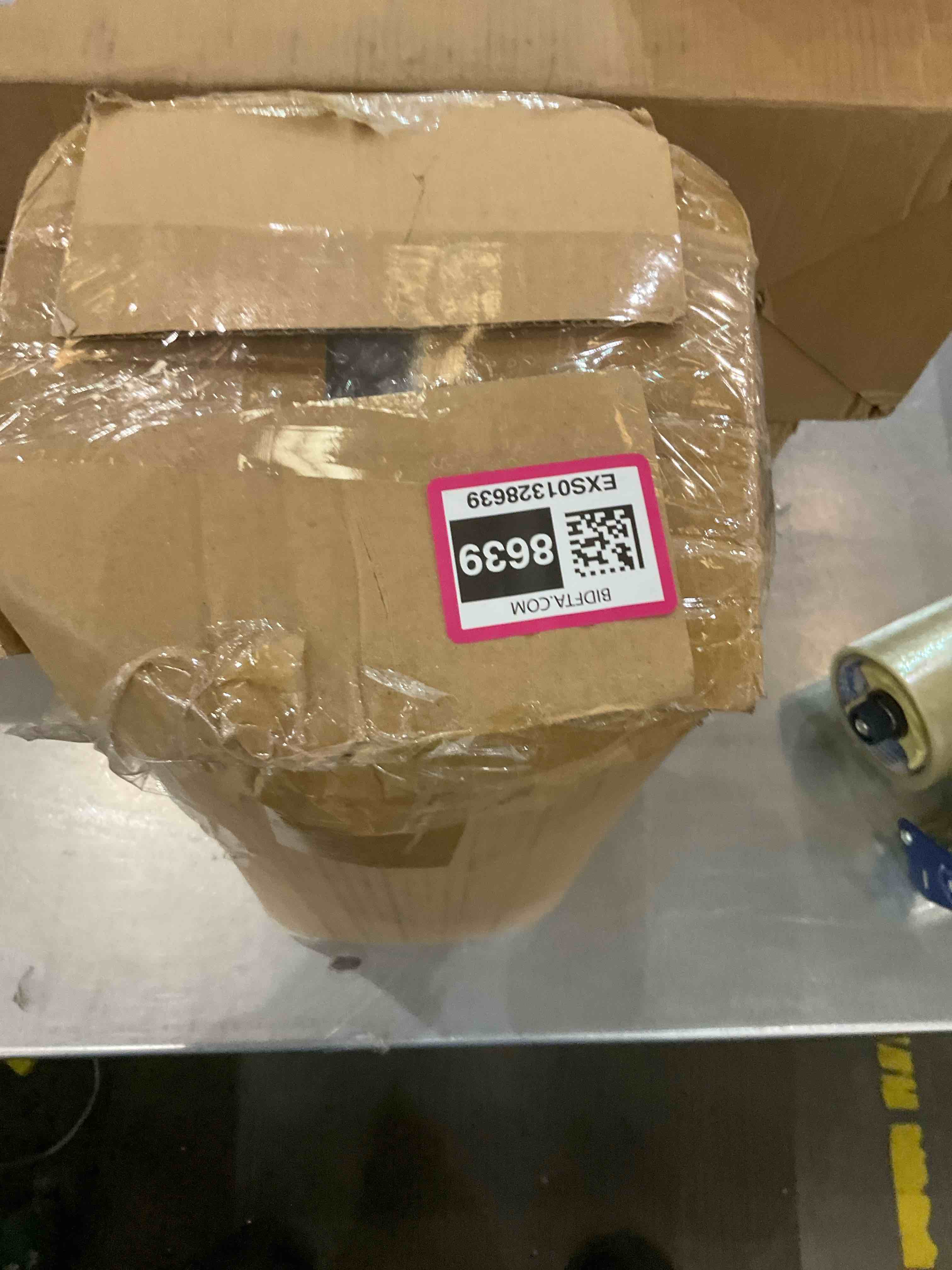 https://s3.amazonaws.com/lotting-images-prod/BargainHunt/EXS01328639_1711632807119.jpeg