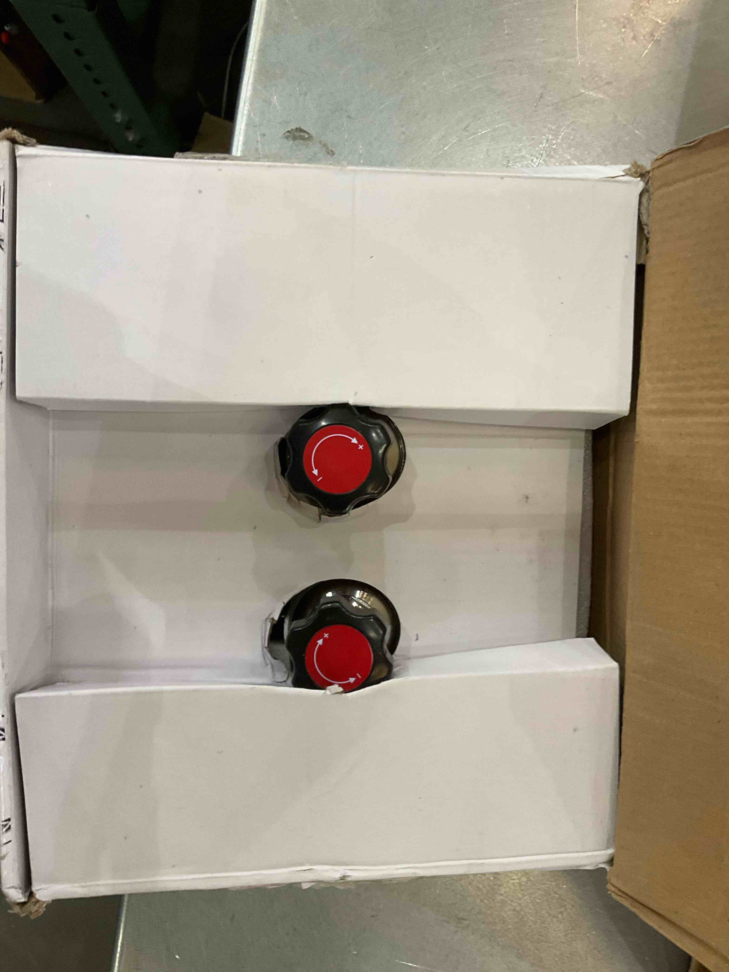 https://s3.amazonaws.com/lotting-images-prod/BargainHunt/EXS01328707_1711638529669.jpeg
