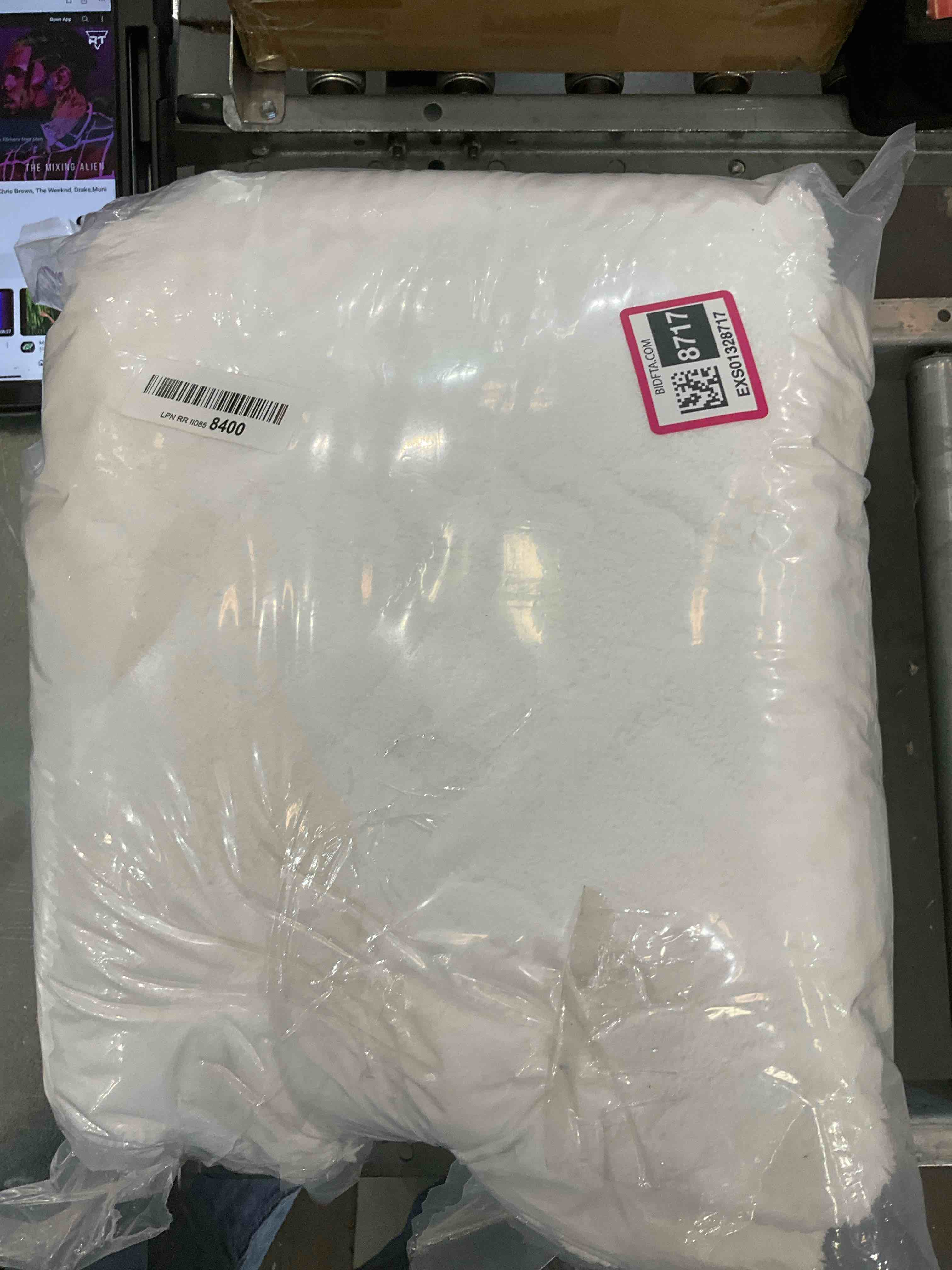https://s3.amazonaws.com/lotting-images-prod/BargainHunt/EXS01328717_1711639263281.jpeg