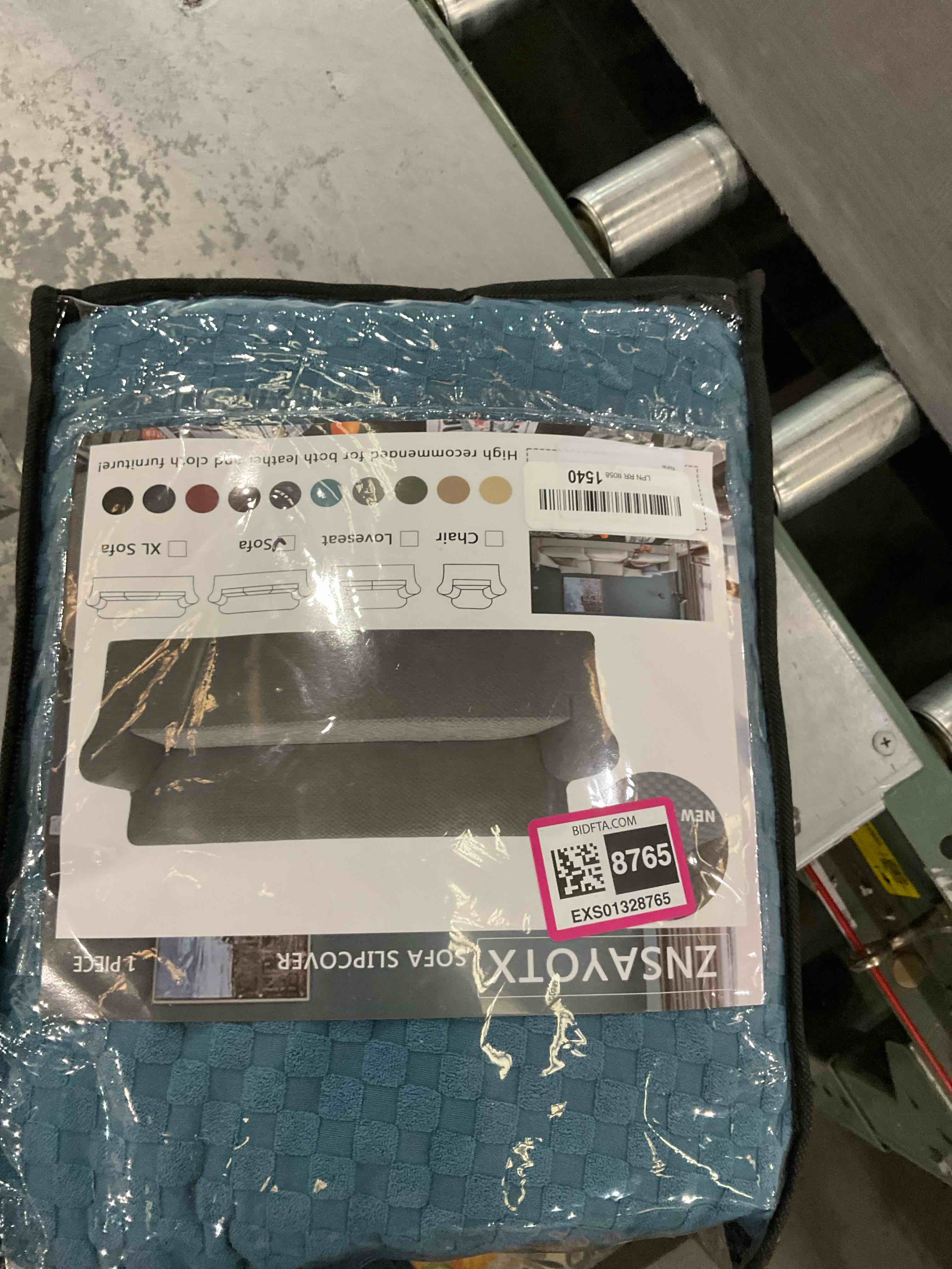 https://s3.amazonaws.com/lotting-images-prod/BargainHunt/EXS01328765_1711716710856.jpeg