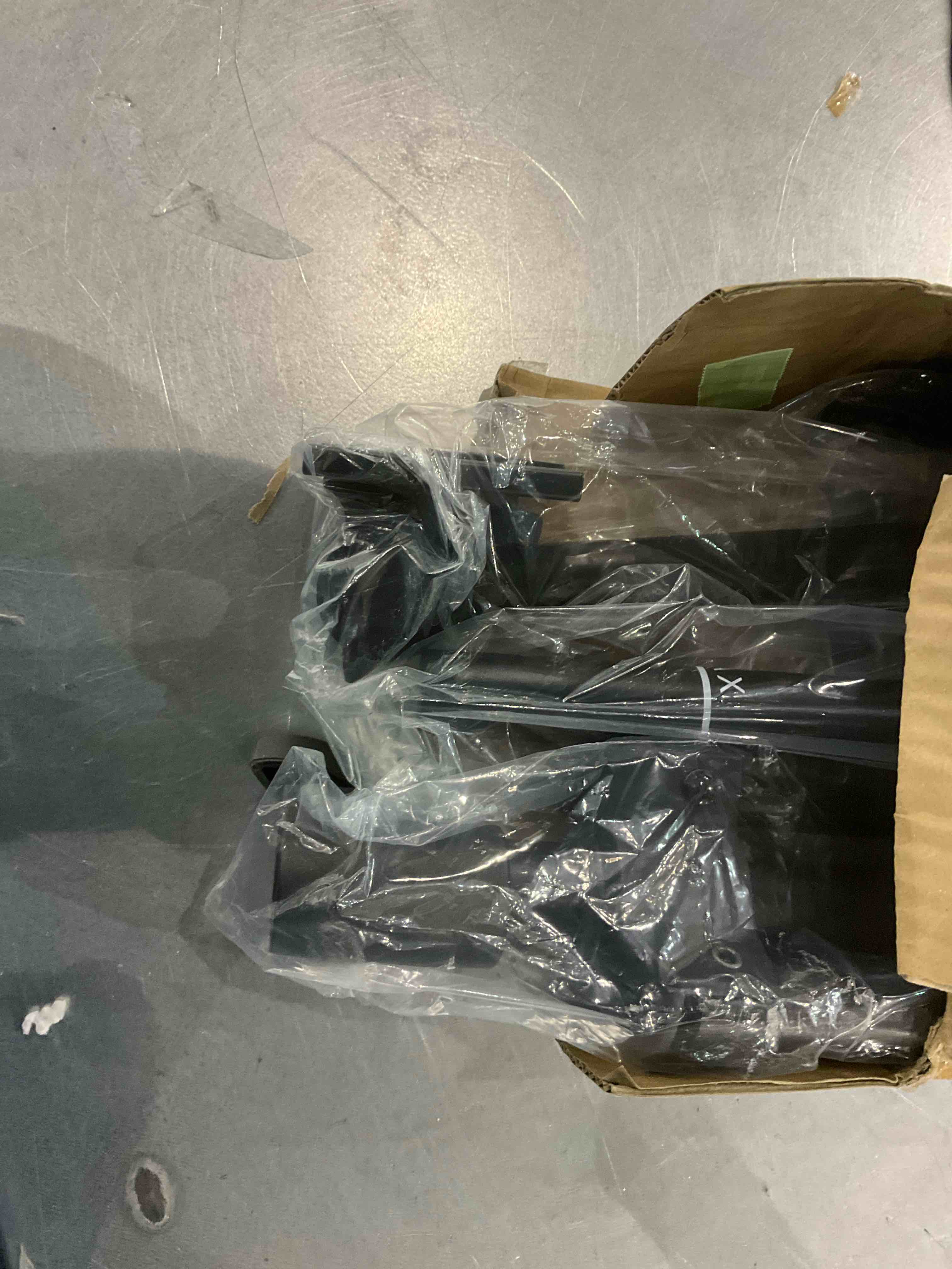 https://s3.amazonaws.com/lotting-images-prod/BargainHunt/EXS01328871_1711713640394.jpeg