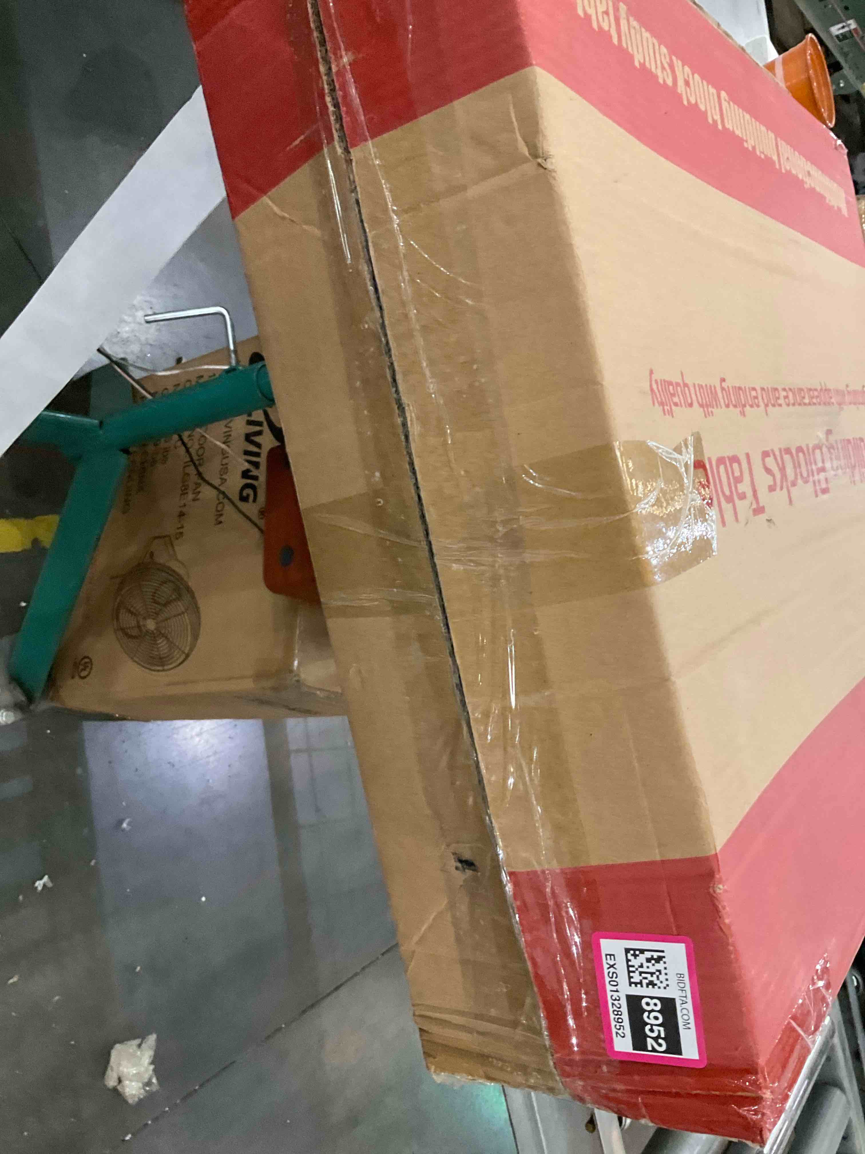 https://s3.amazonaws.com/lotting-images-prod/BargainHunt/EXS01328952_1711726336151.jpeg