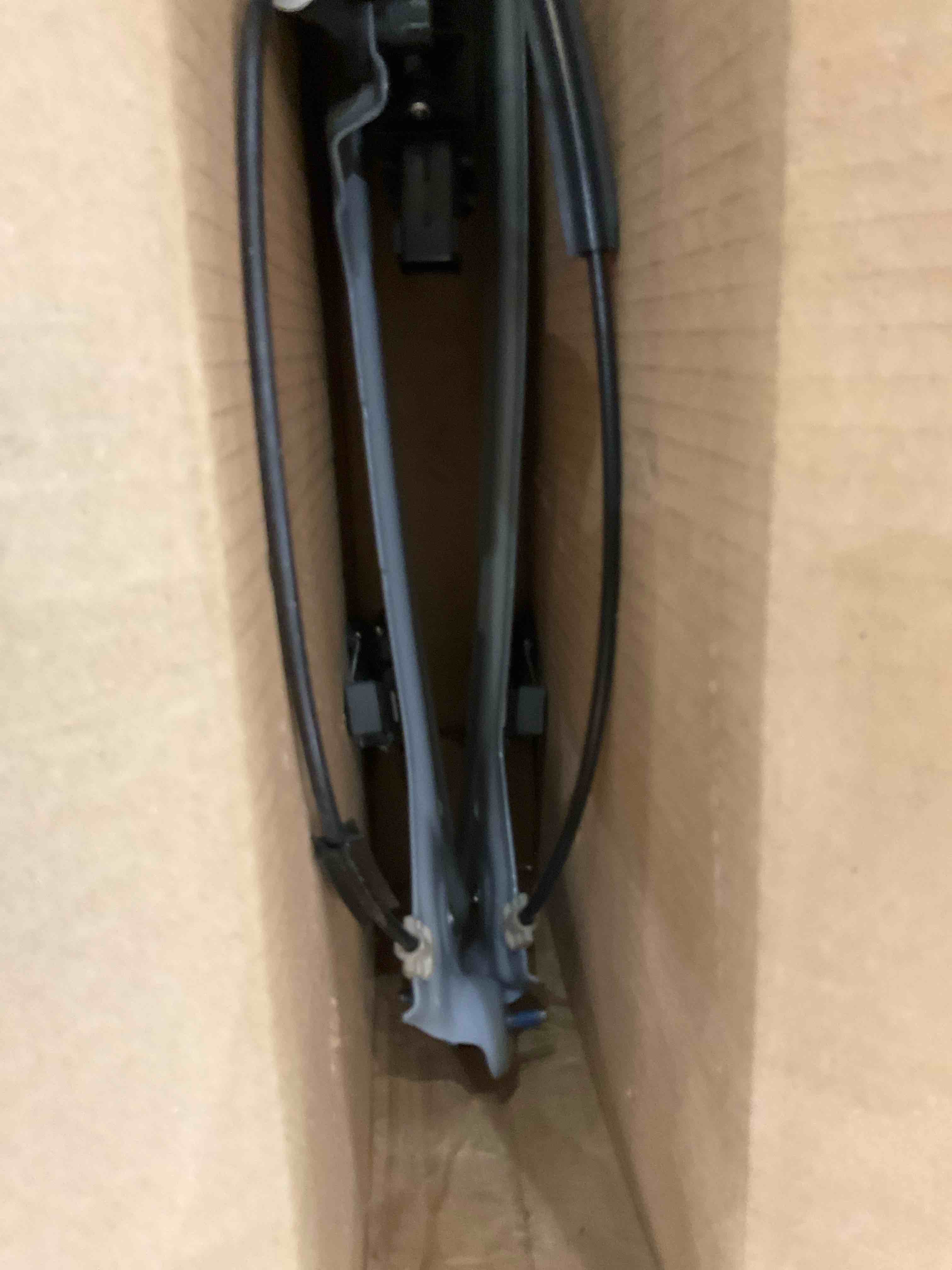 https://s3.amazonaws.com/lotting-images-prod/BargainHunt/EXS01328956_1711726603764.jpeg