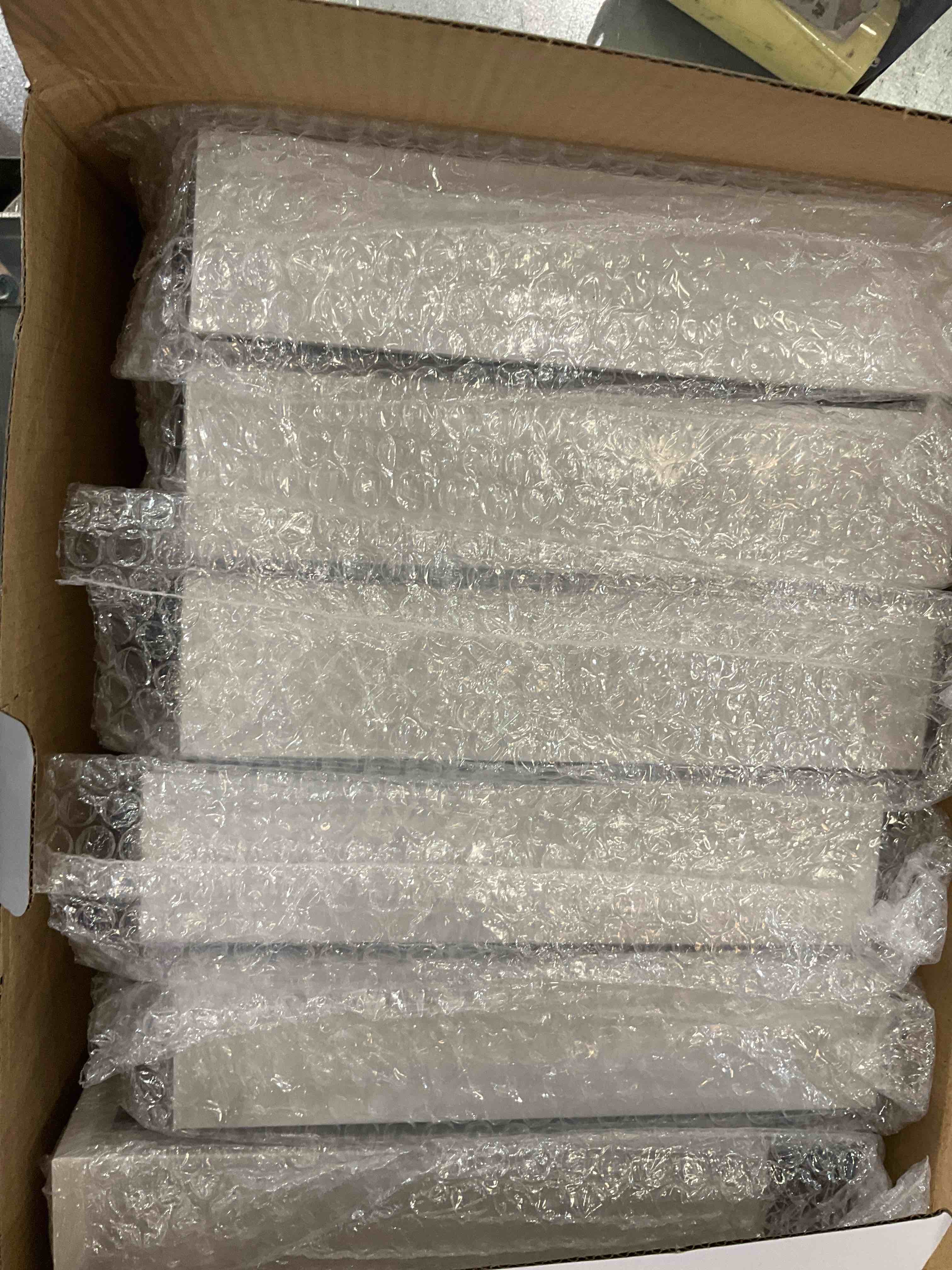 https://s3.amazonaws.com/lotting-images-prod/BargainHunt/EXS01328970_1711730833571.jpeg