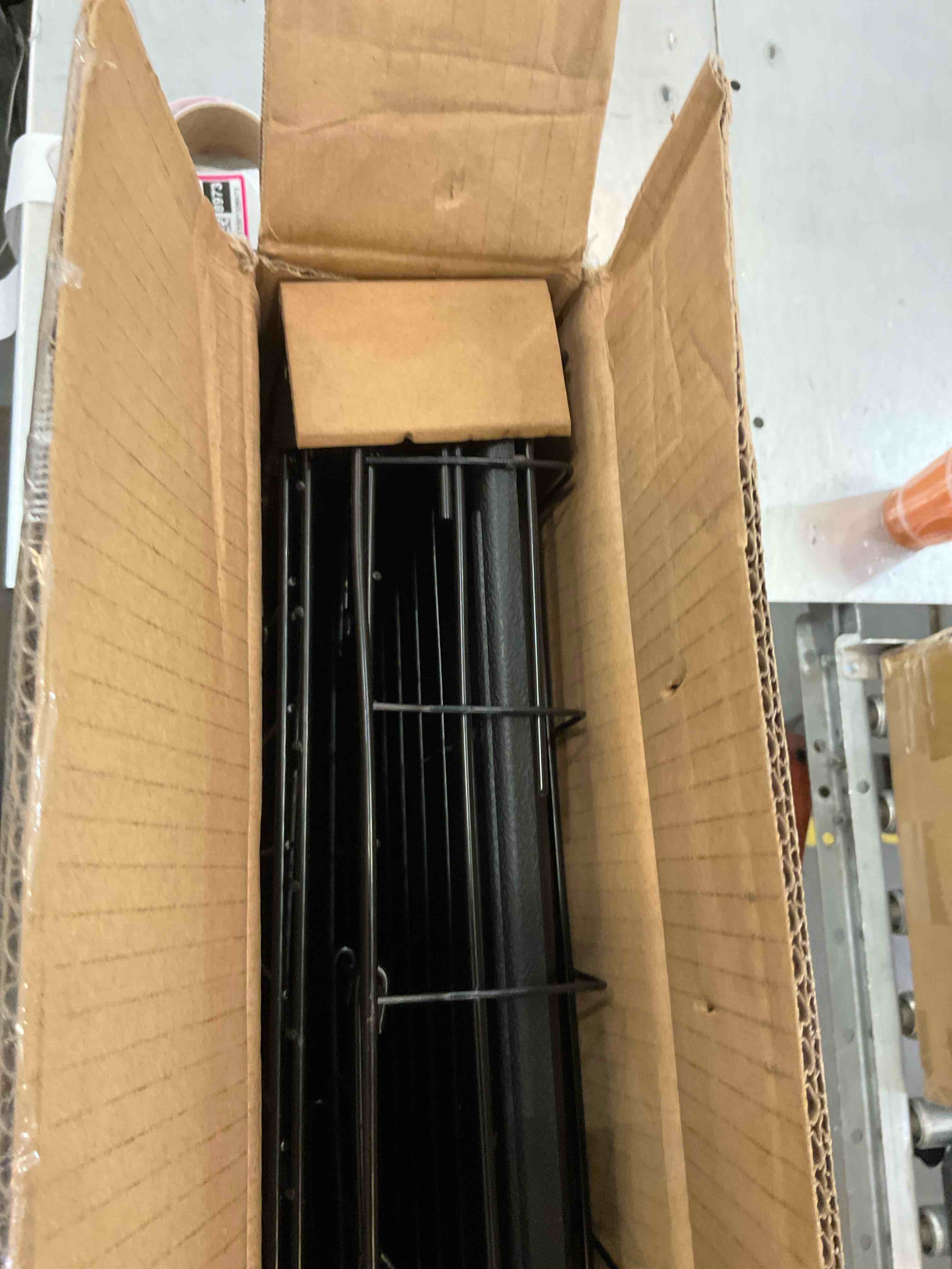 https://s3.amazonaws.com/lotting-images-prod/BargainHunt/EXS01328973_1711731294435.jpeg