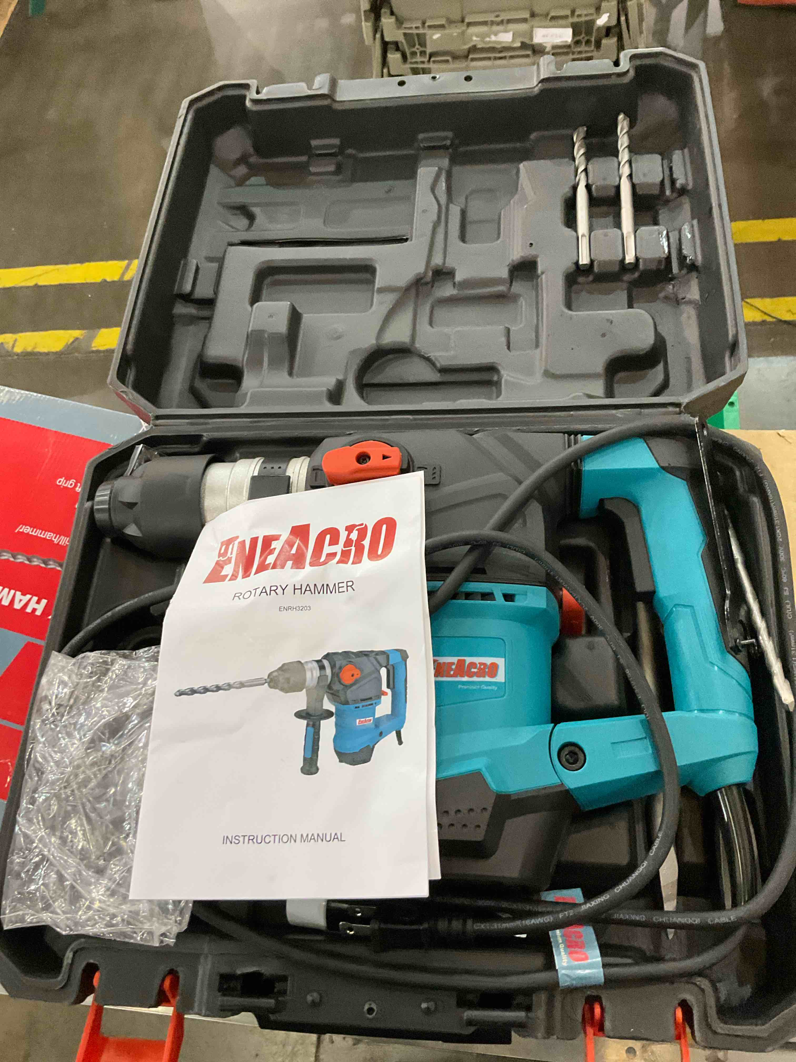 https://s3.amazonaws.com/lotting-images-prod/BargainHunt/EXS01329557_1712760440992.jpeg